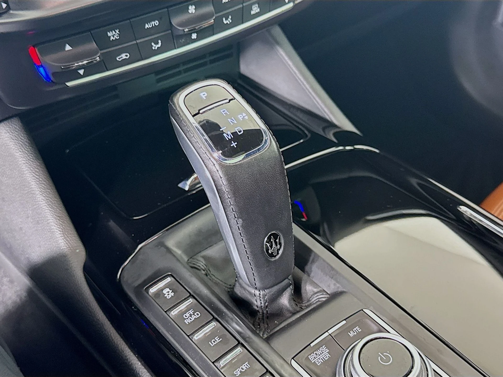 mph013_2995152103_154e0053e9a55506ed95da2162b873dax_de83d1983c