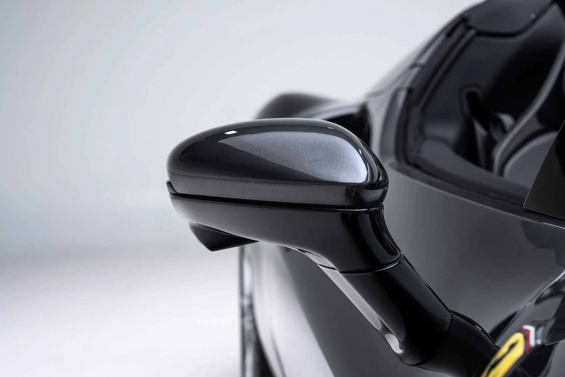 mph013_2995432086_Used_2025_Ferrari_296_GTS_1775518510_d0b6822859