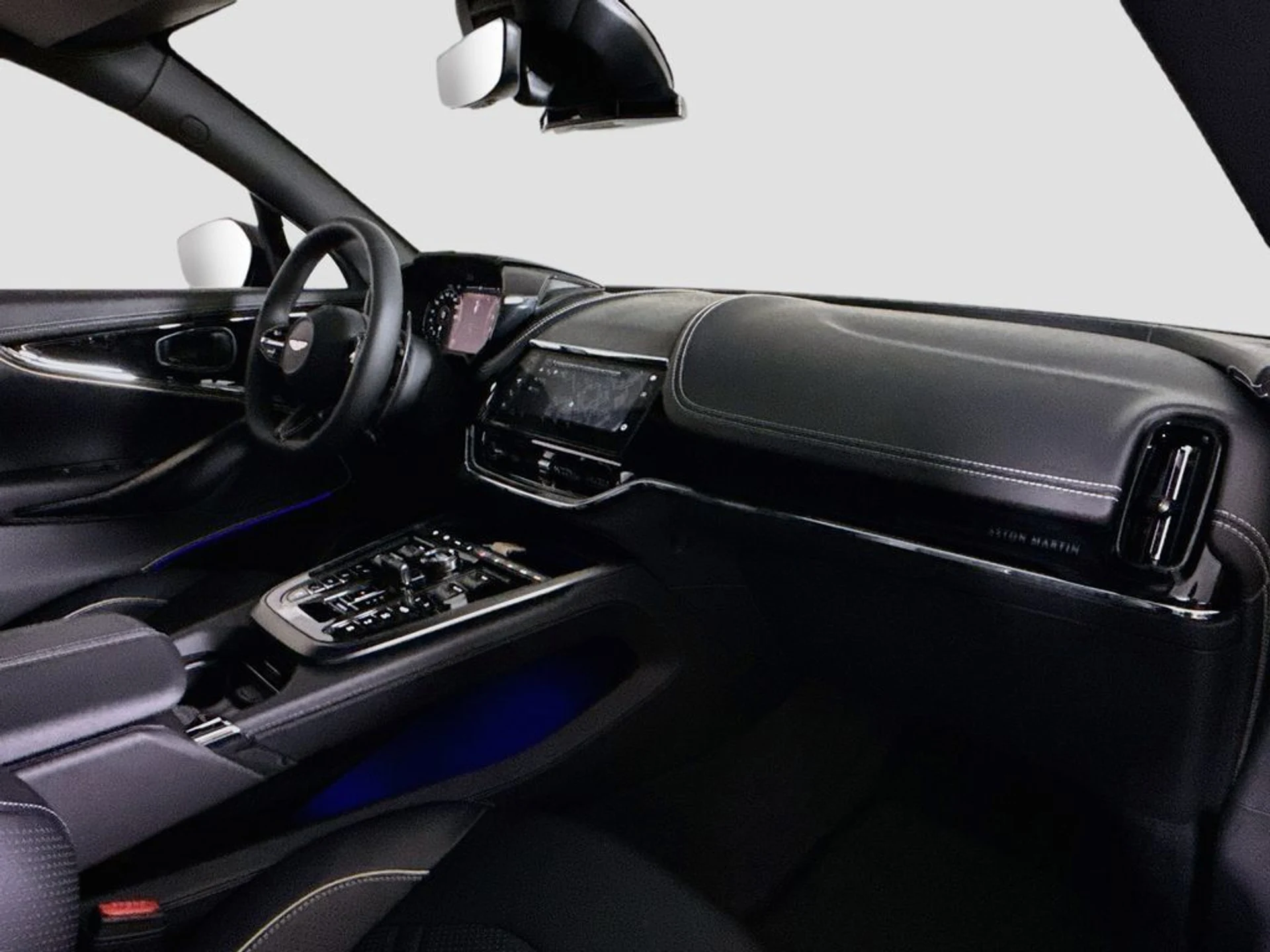 mph013_2998392903_new_2026_aston_martin_dbx_sawd_11350_23059220_14_1024_d90be00b42