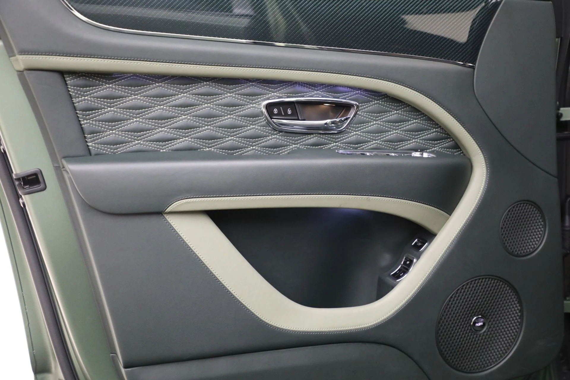 mph013_2999522980_New_2027_BENTLEY_BENTAYGA_SPEED_1761837159_d9c2765c4e