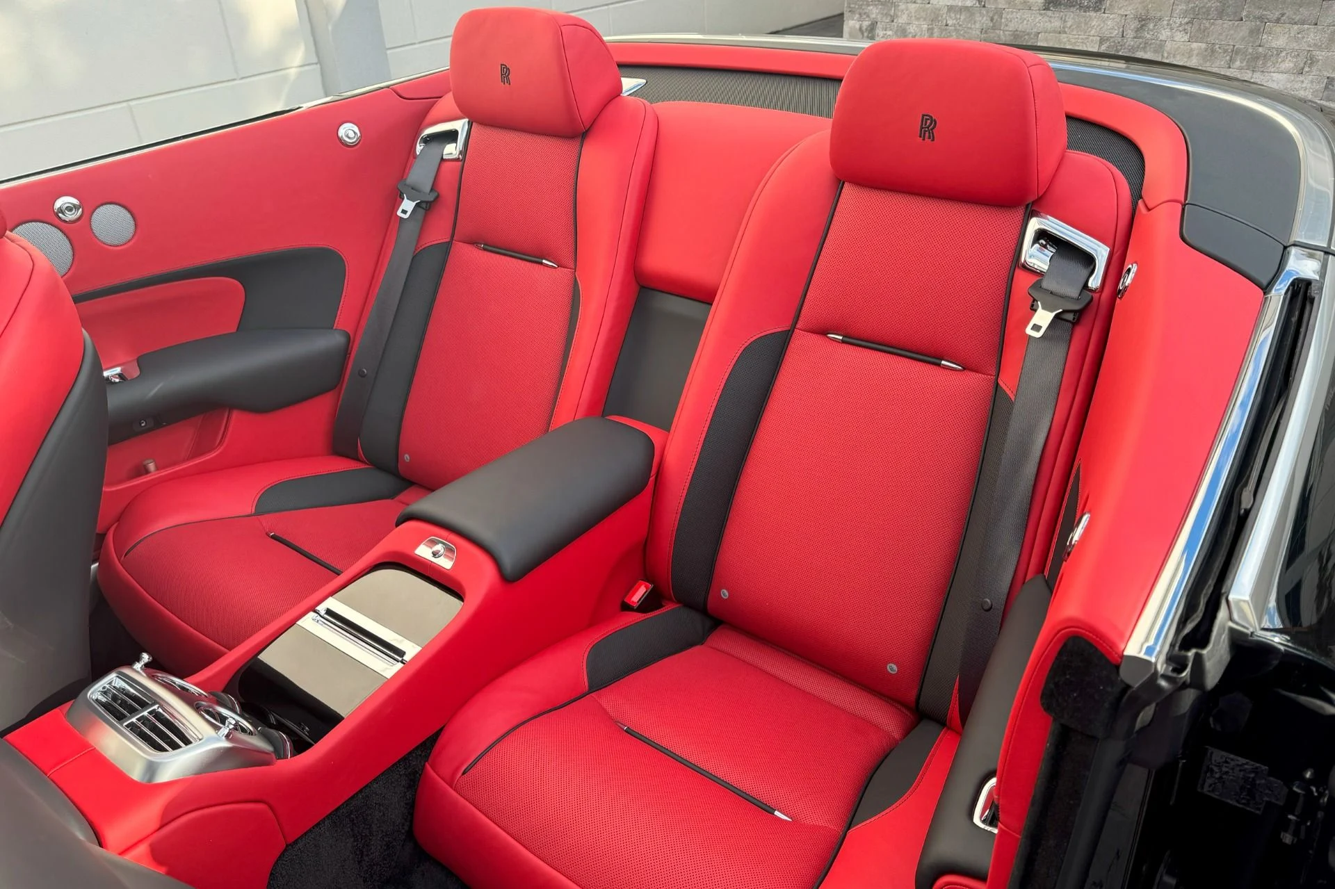 mph013_3005573134_Used_2020_Rolls_Royce_Dawn_1738172030_6237846143