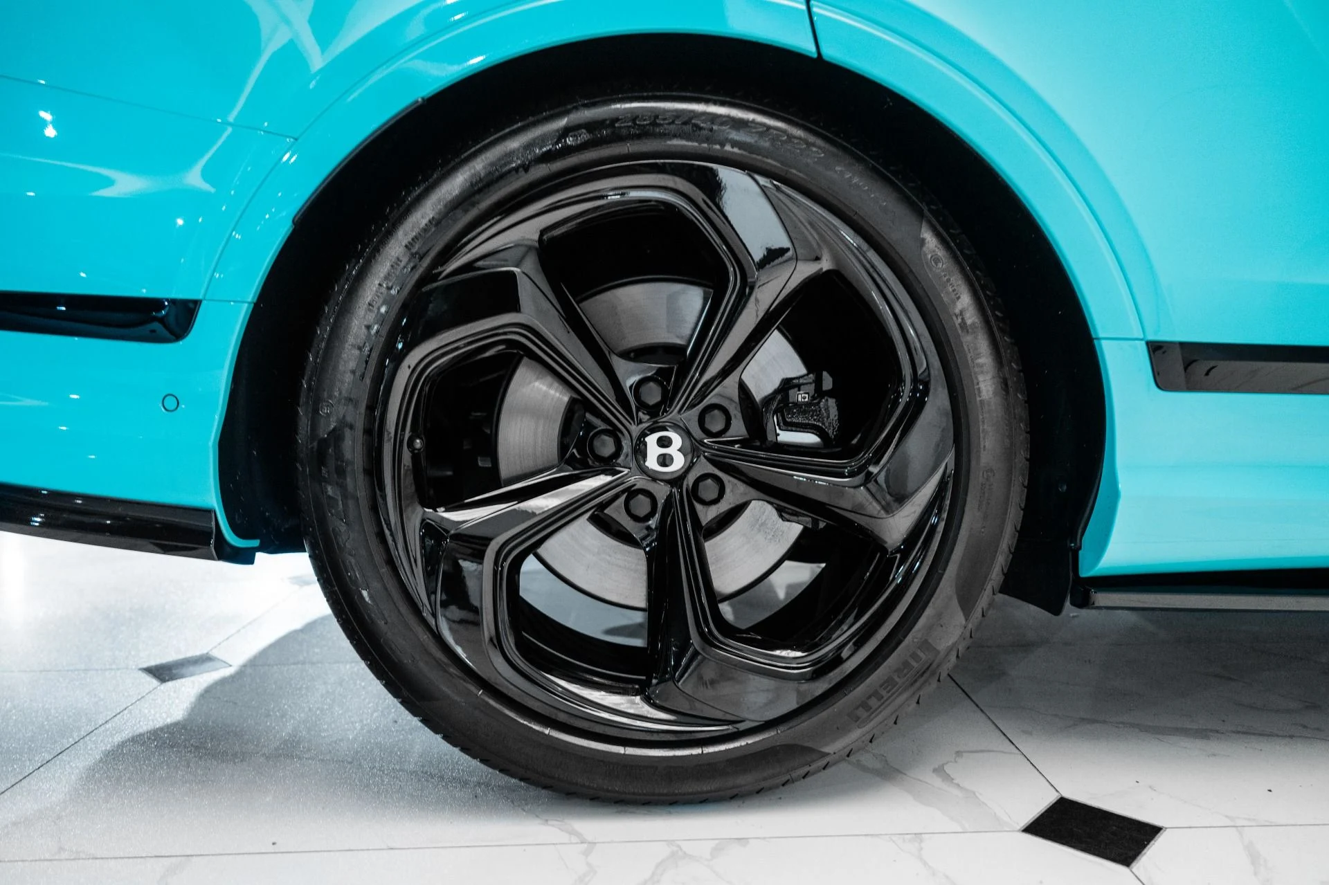 mph013_3005920343_Used_2024_Bentley_Bentayga_S_V8_1753281154_d21eea761e