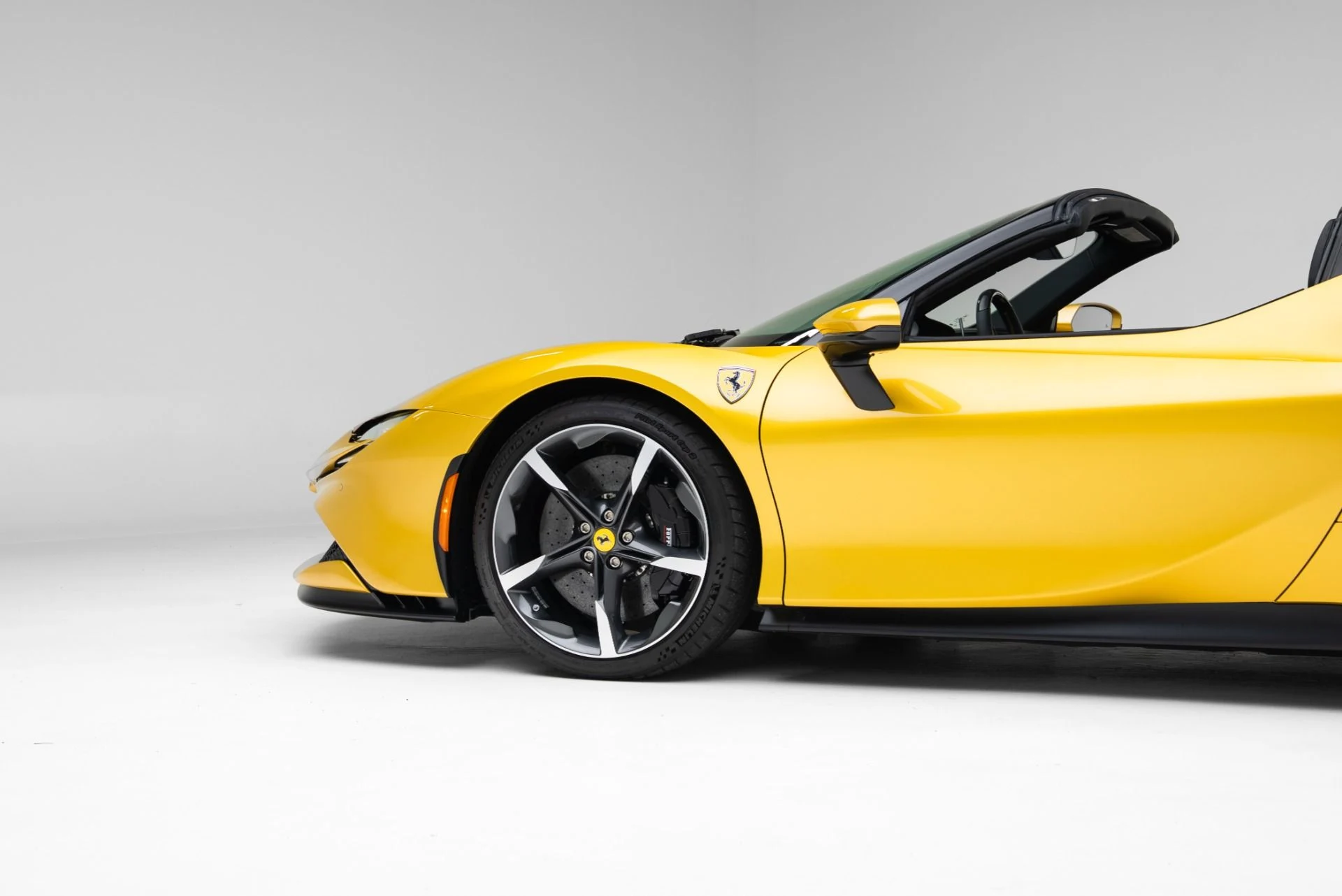mph013_300665108_Used_2023_Ferrari_SF_90_Spider_1770940760_37200e448a