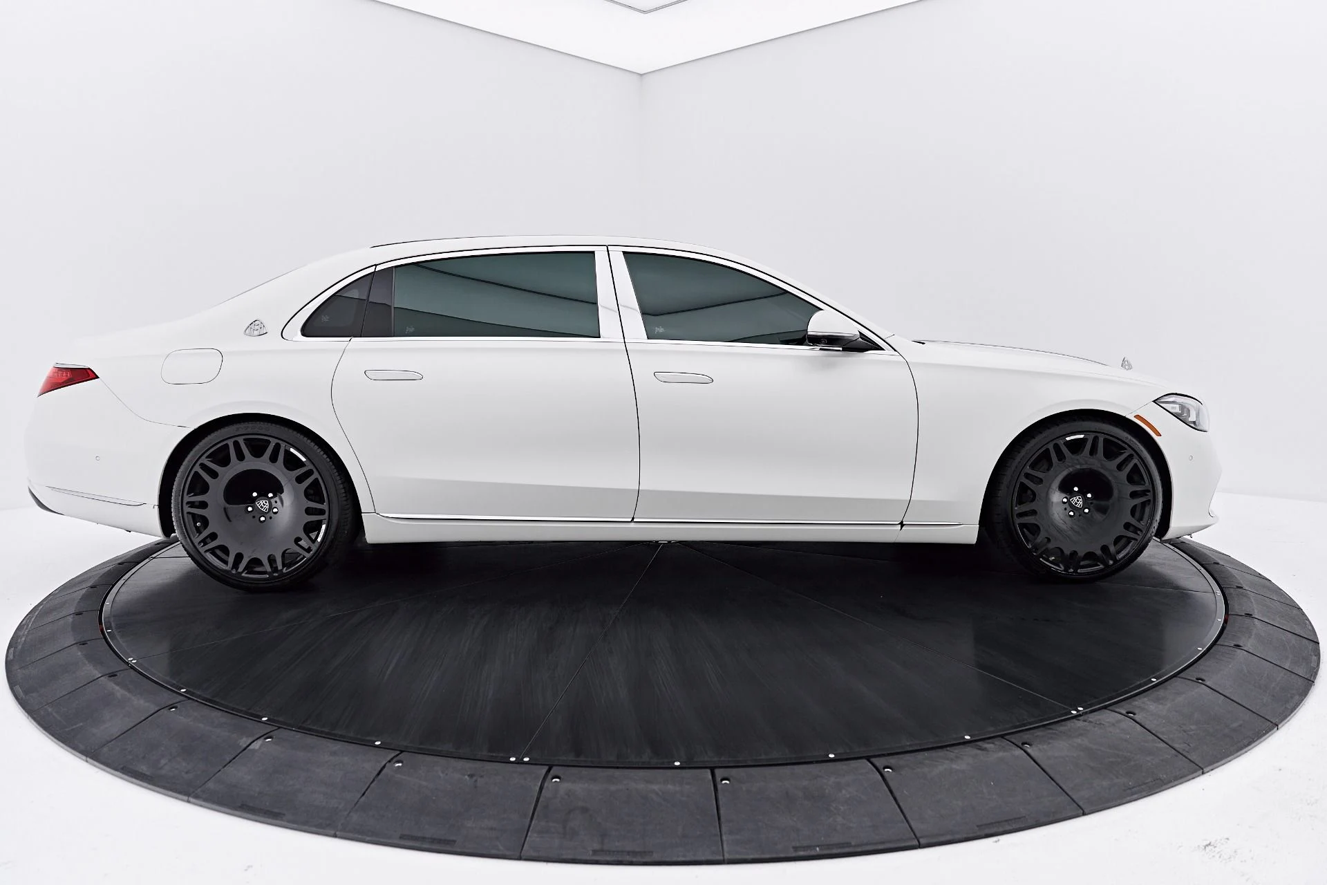 mph013_3007135128_Used_2022_Mercedes_Benz_S_Class_Maybach_S_580_1788213229_4f2ffba0c9
