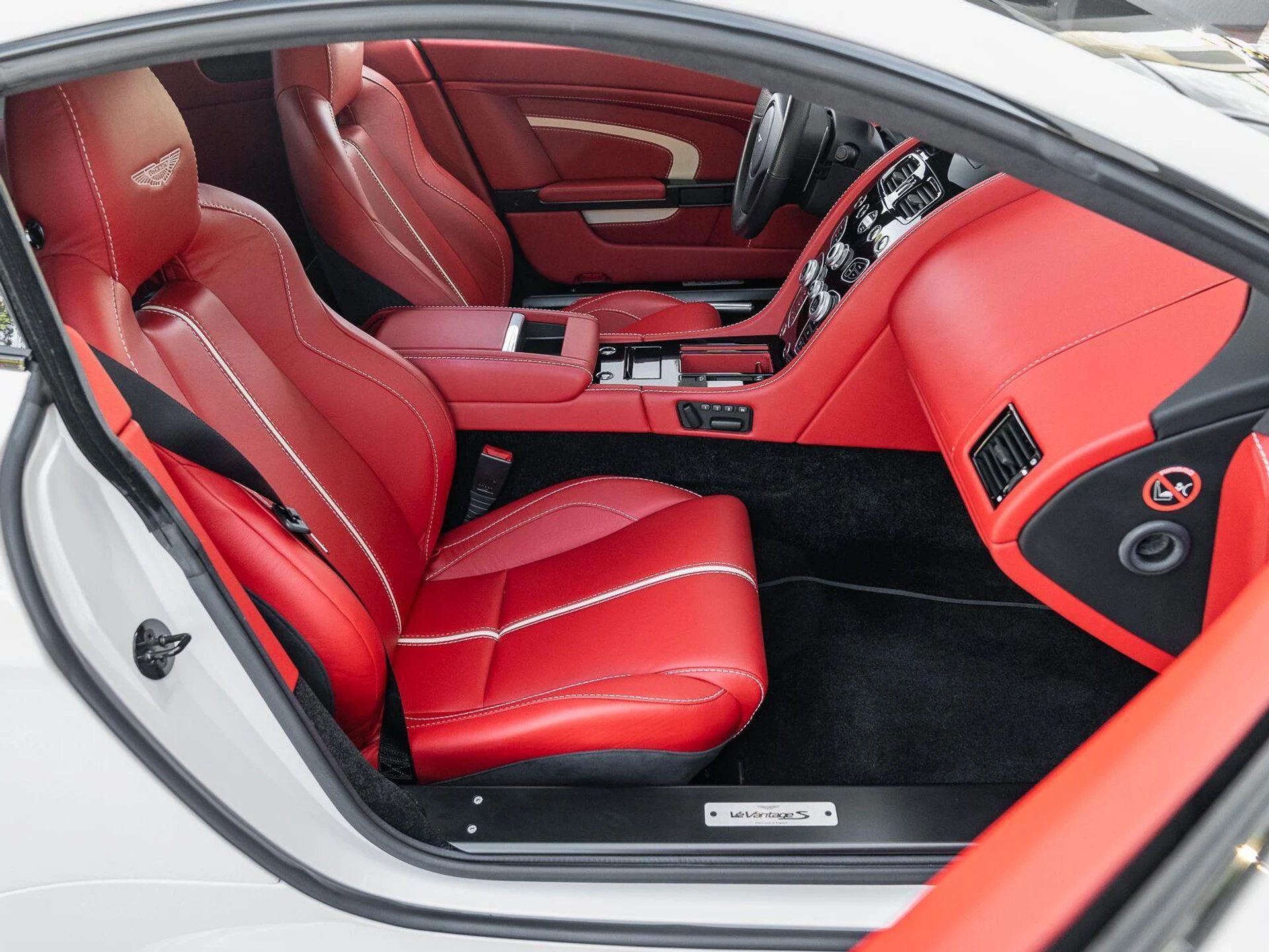 mph013_3013181480_Used_2017_Aston_Martin_Vantage_S_1792786088_bf77cee1f4