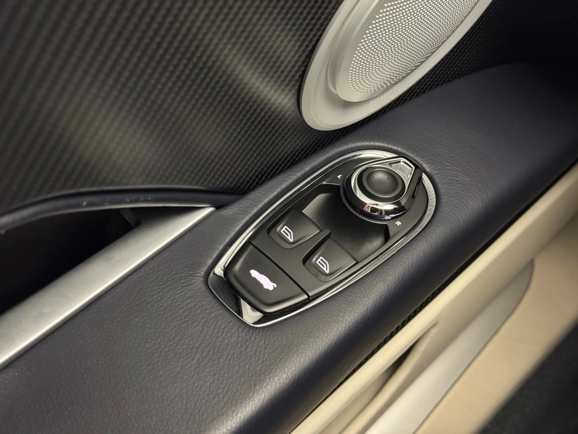 mph013_3019335976_14_c49d7591bc