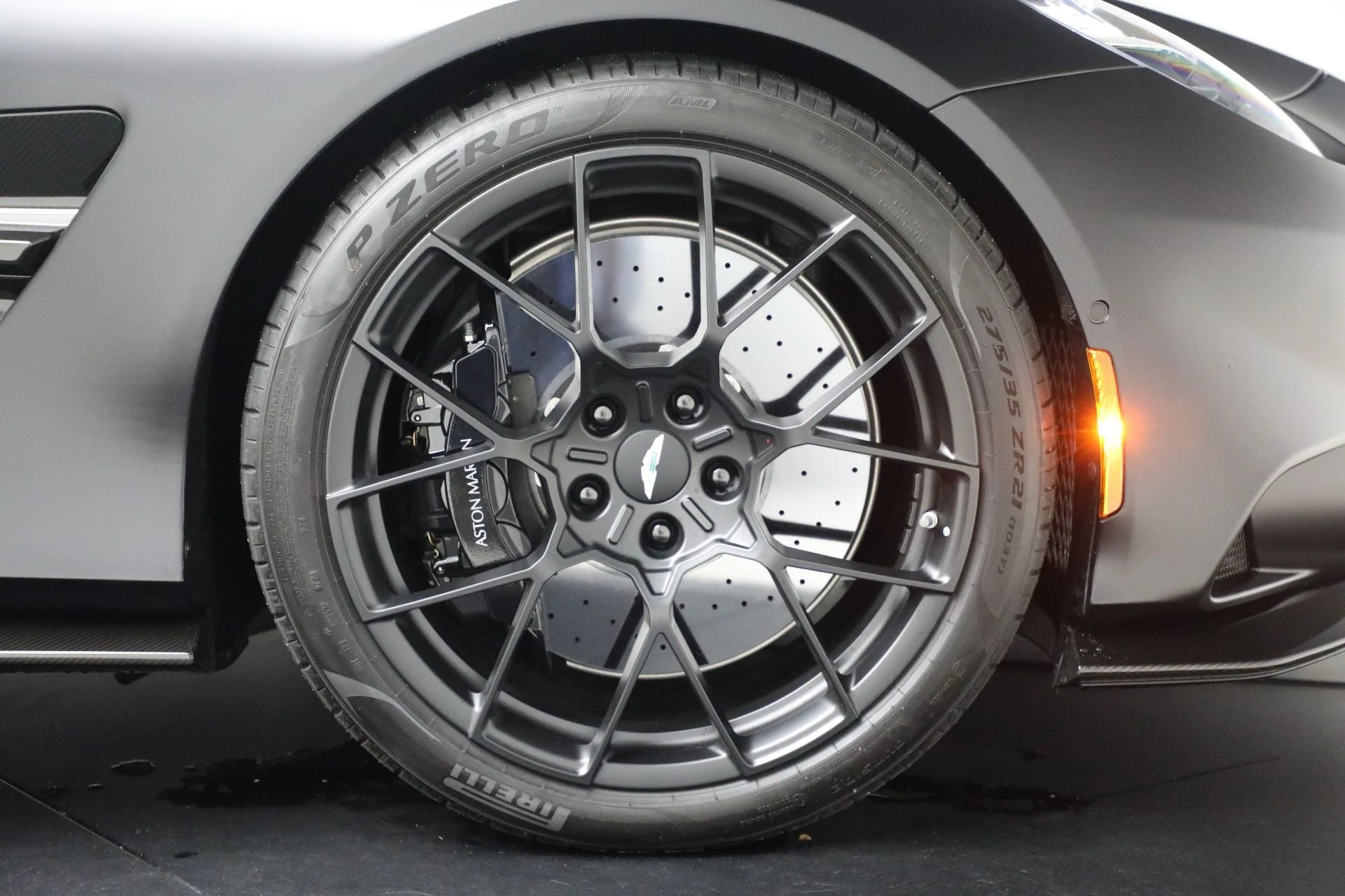 mph013_3020116472_Used_2025_Aston_Martin_Vanquish_b0785bbbf1