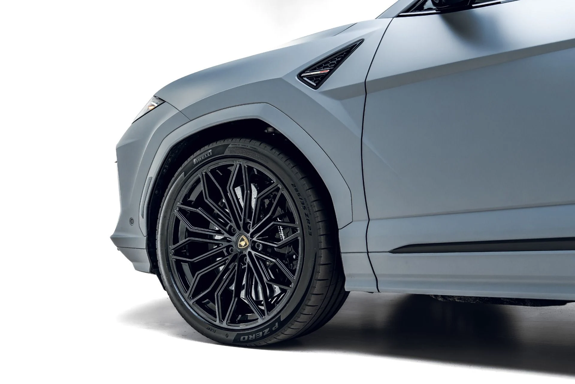 mph013_3025310594_Used_2025_Lamborghini_Urus_SE_1783370054_e3bd68aecb