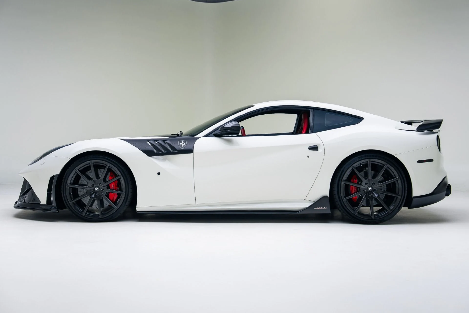 mph013_3027124723_Used_2016_Ferrari_F12berlinetta_1765306007_3ca93ca45b