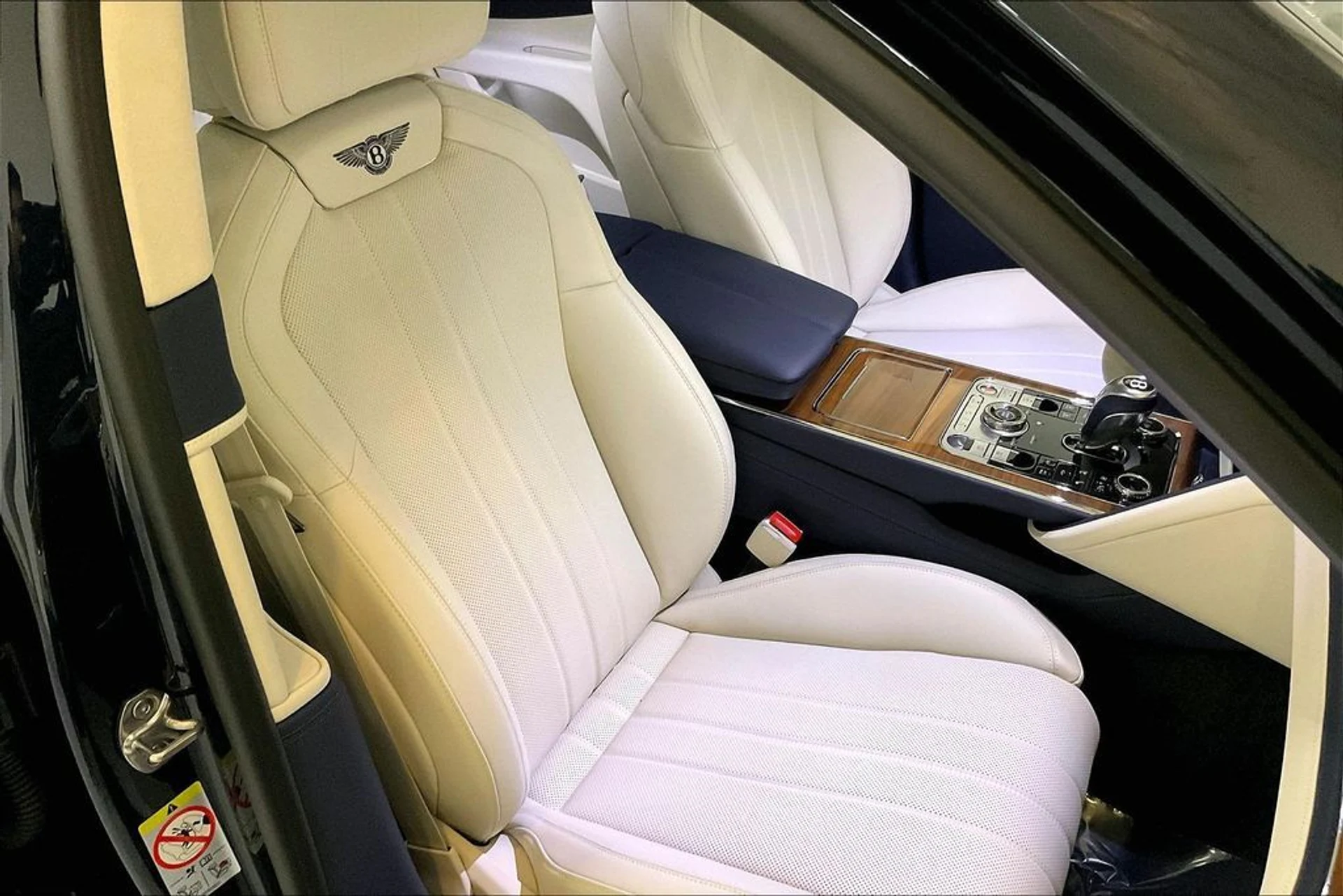 mph013_3029921644_2c2c07fb2253f57477e25705d6072a1bx_f4f4ae1431