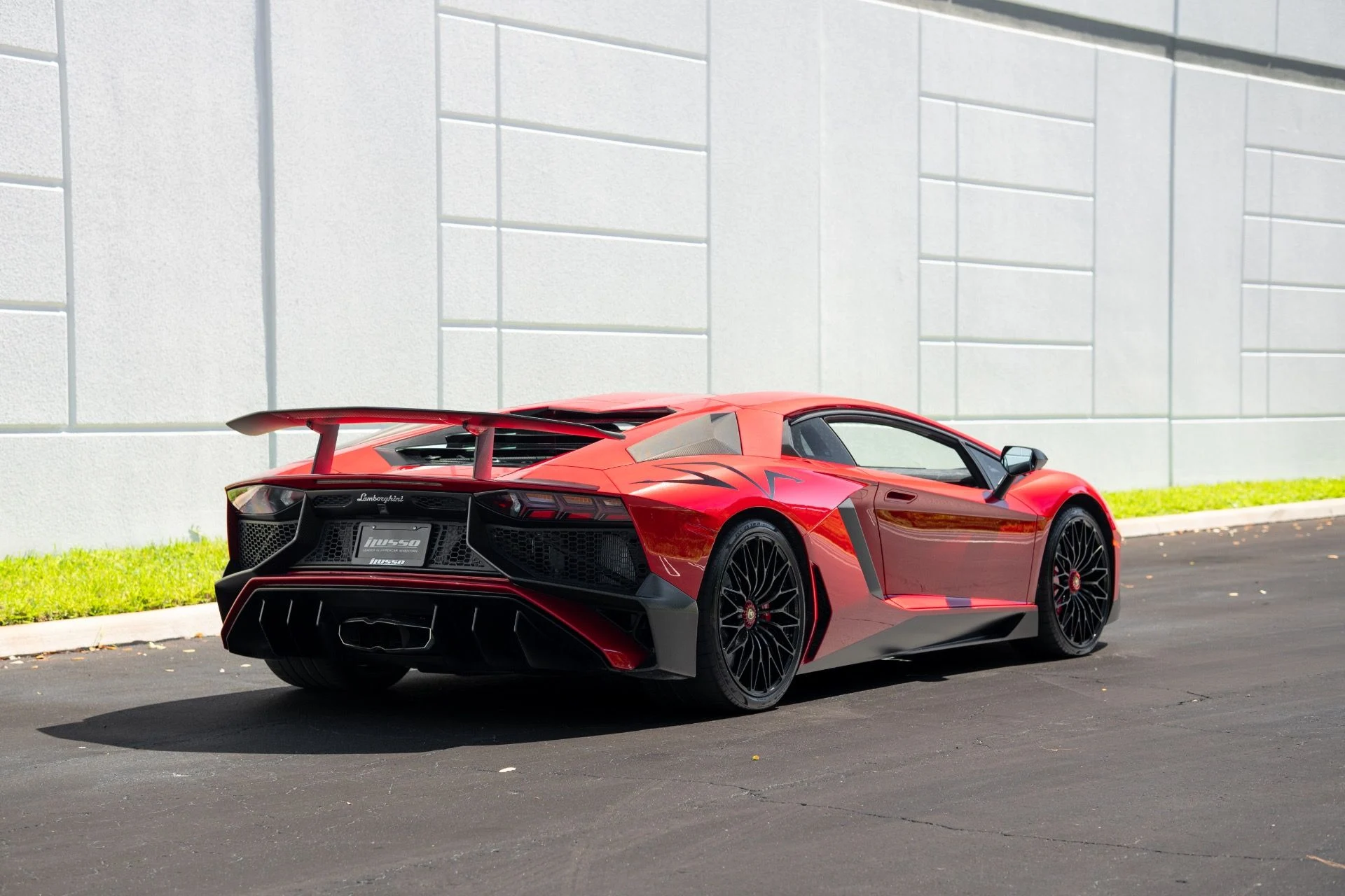 mph013_3039292794_Used_2016_Lamborghini_Aventador_LP_750_4_SV_1760392295_8474f9022e