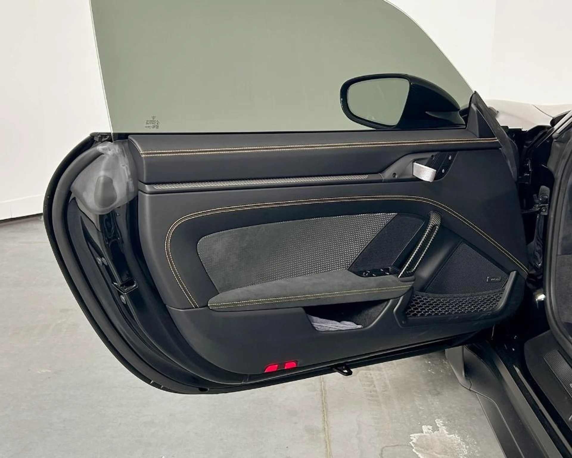 mph013_3042001656_40b5_C6cc_H1m_Dxbuae_Fe_Q3z0nrv_U_183034c884