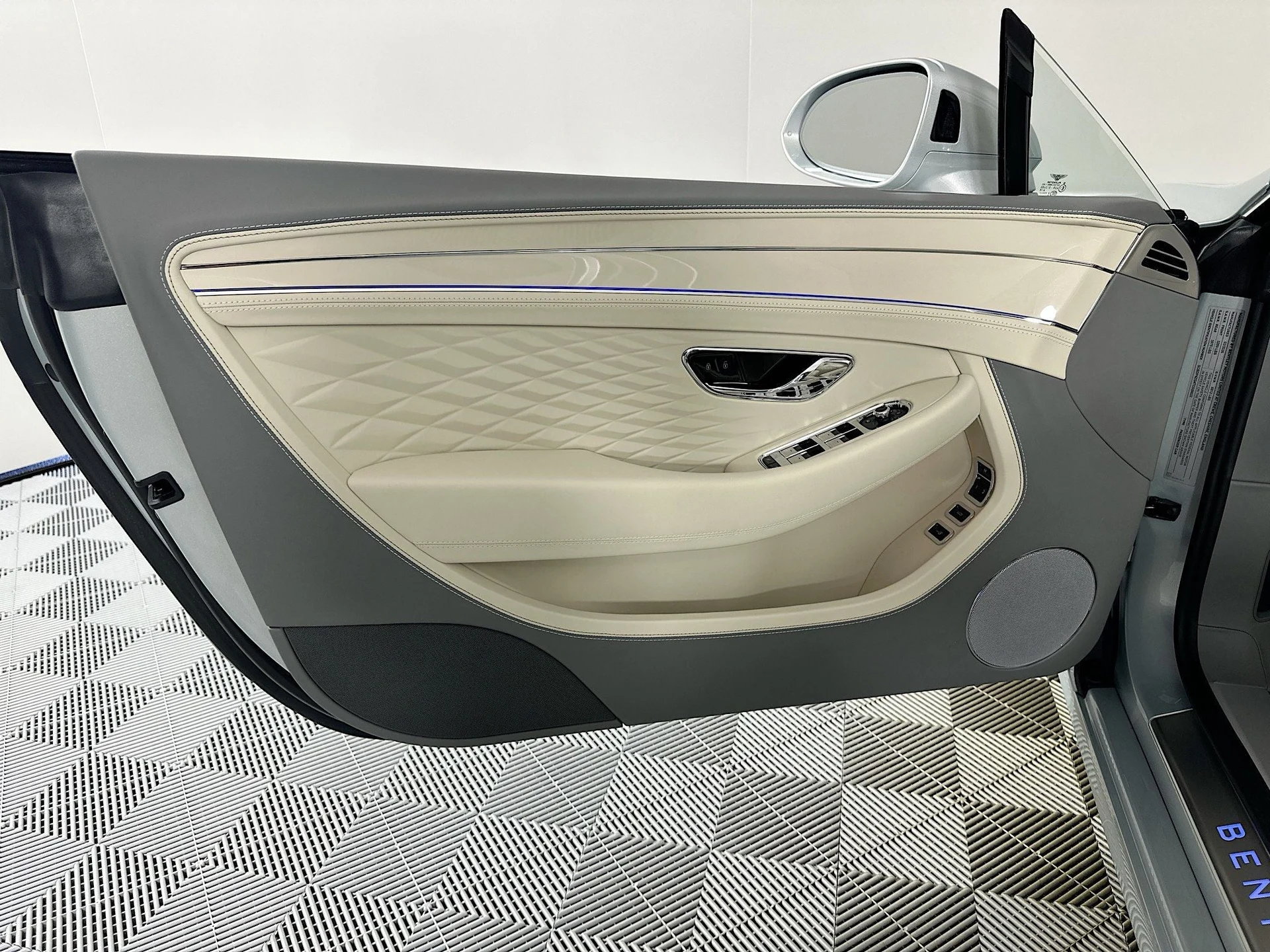 mph013_3049682157_14_747bb40fa9