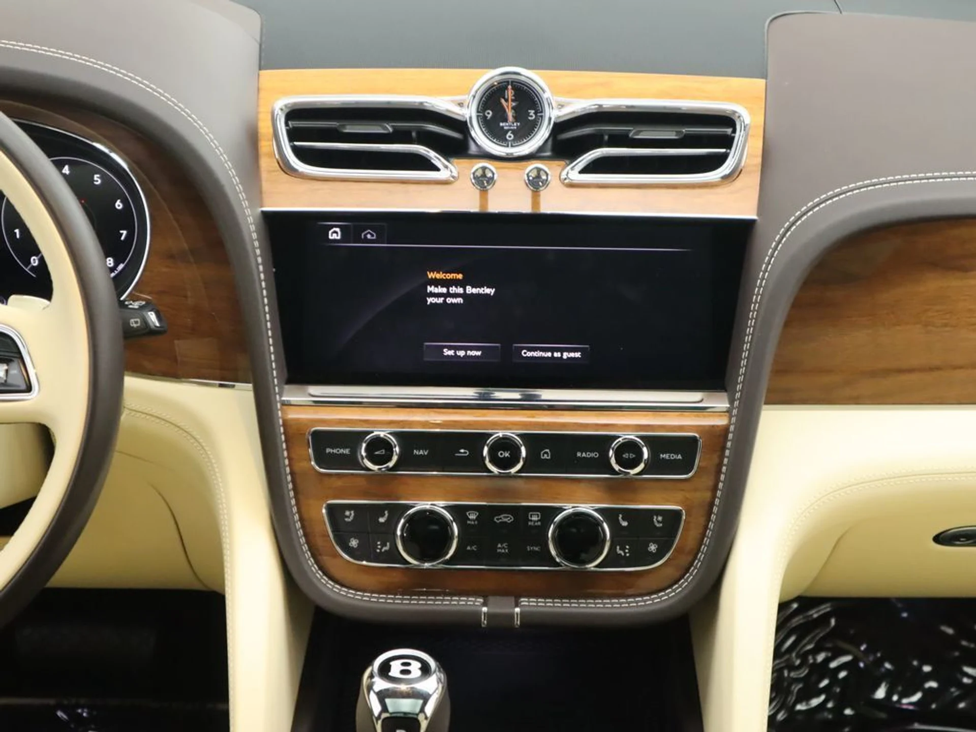 mph013_3050549521_used_2023_bentley_bentayga_v8awd_8119_22972993_14_1024_a3acdeb83c