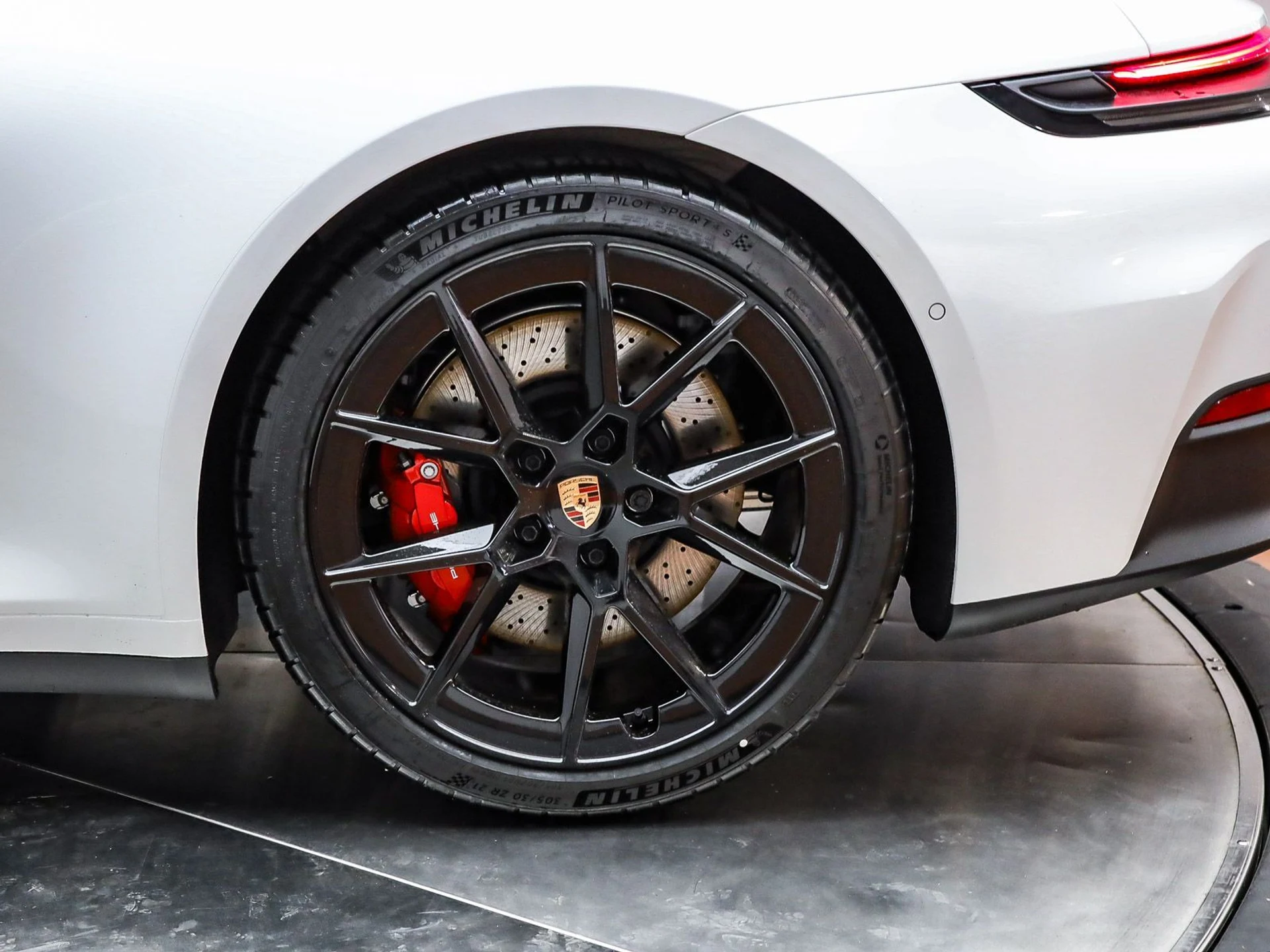 mph013_3053095437_97f7d4b54ee3df20119fa1b3a3210d22x_53e1111dde