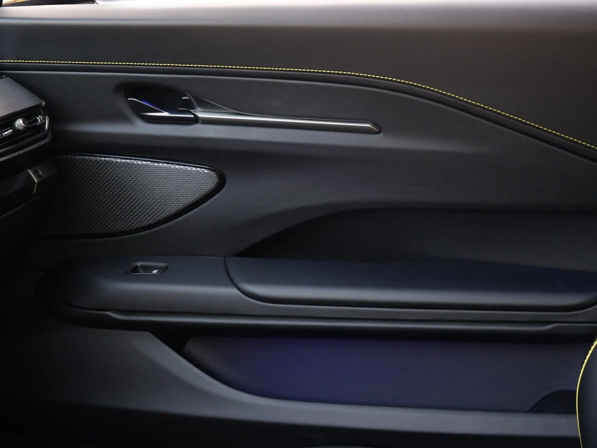 mph013_3057094838_140690e776b7ce3b79bcccef1d64f12dx_50c4774563