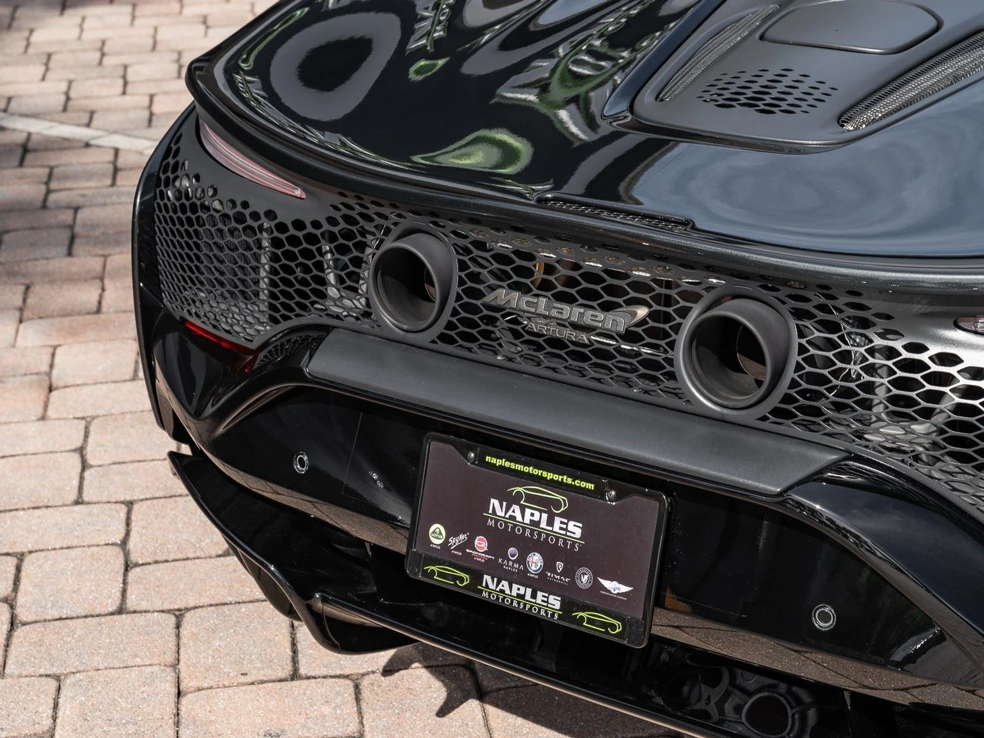 mph013_3059363404_Used_2025_Mc_Laren_Artura_Coupe_1773864511_22375280ef