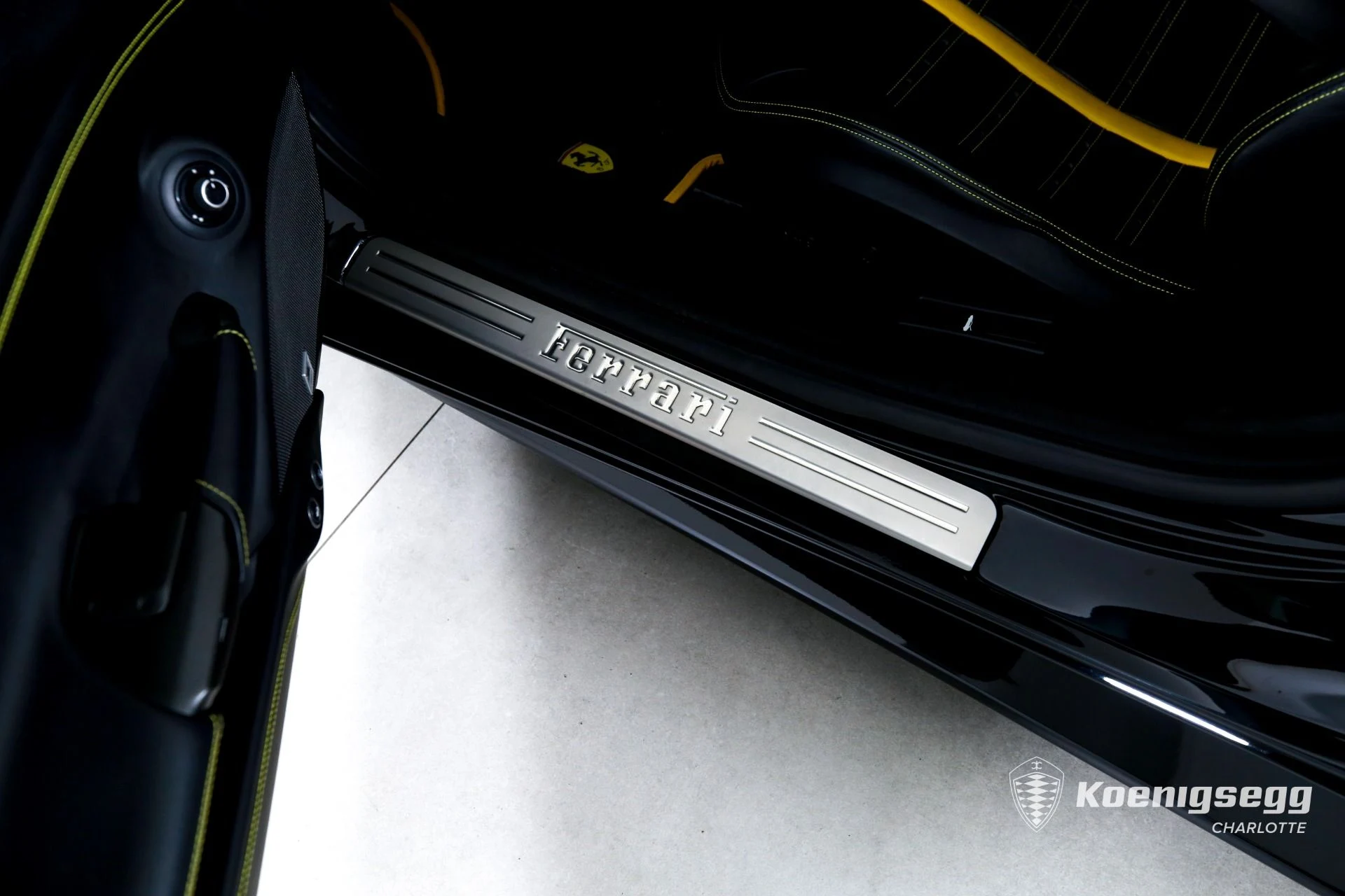 mph013_3059654932_Used_2017_Ferrari_488_GTB_1782494380_586c8ea87a