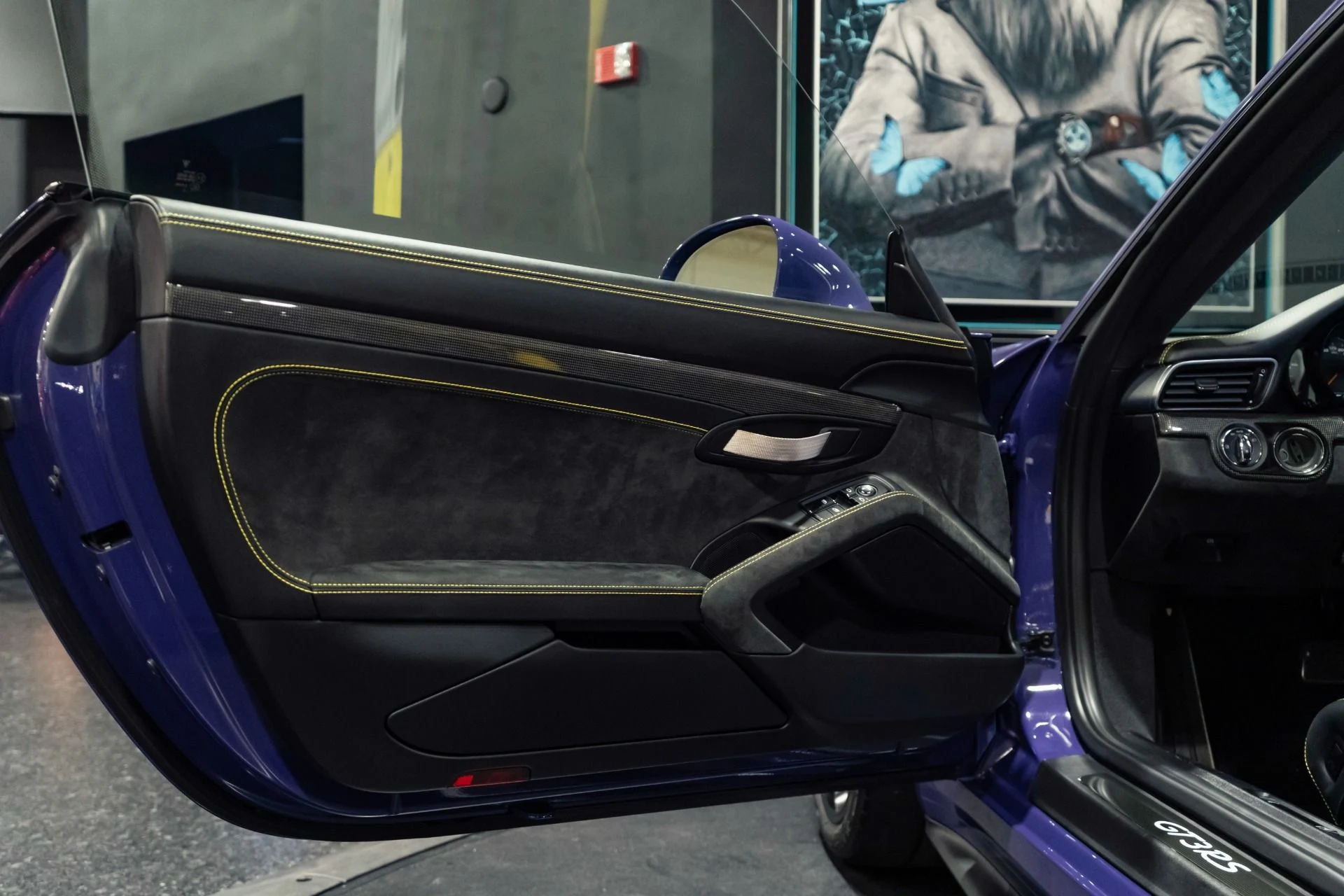 mph013_3062480138_Used_2016_Porsche_911_GT_3_RS_1772644553_8cfc5baff9