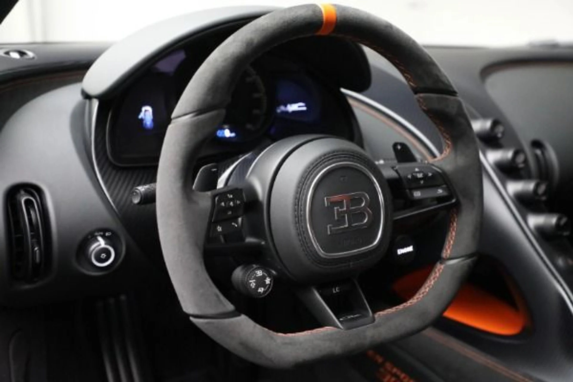 mph013_3064466770_Used_2022_Bugatti_Chiron_Super_Sport_7eca8b02b0