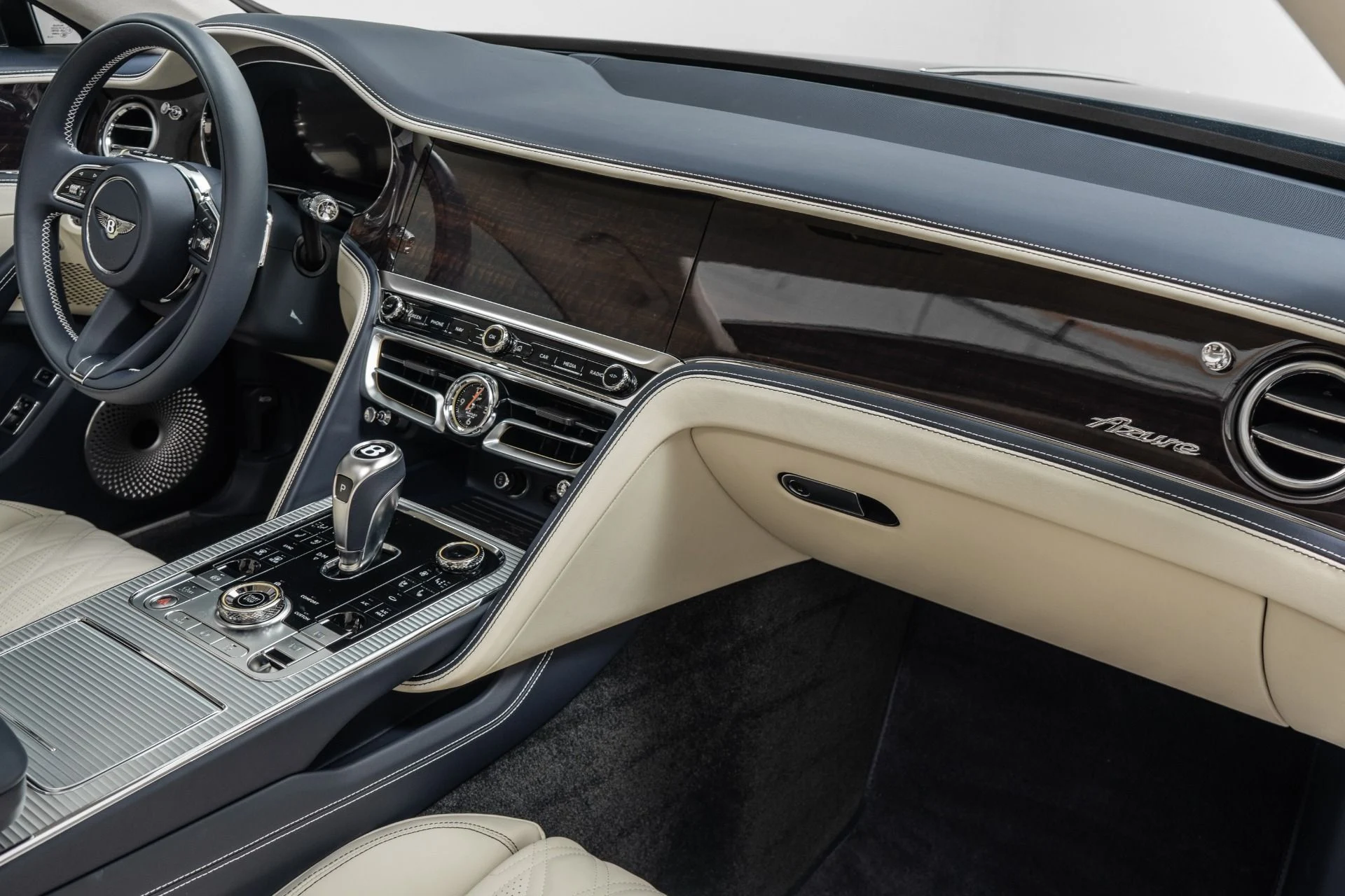 mph013_3068859584_Used_2026_Bentley_Flying_Spur_Azure_Bang_and_Olufsen_Audio_Mulliner_Driving_Specification_1778702450_23a15868a7