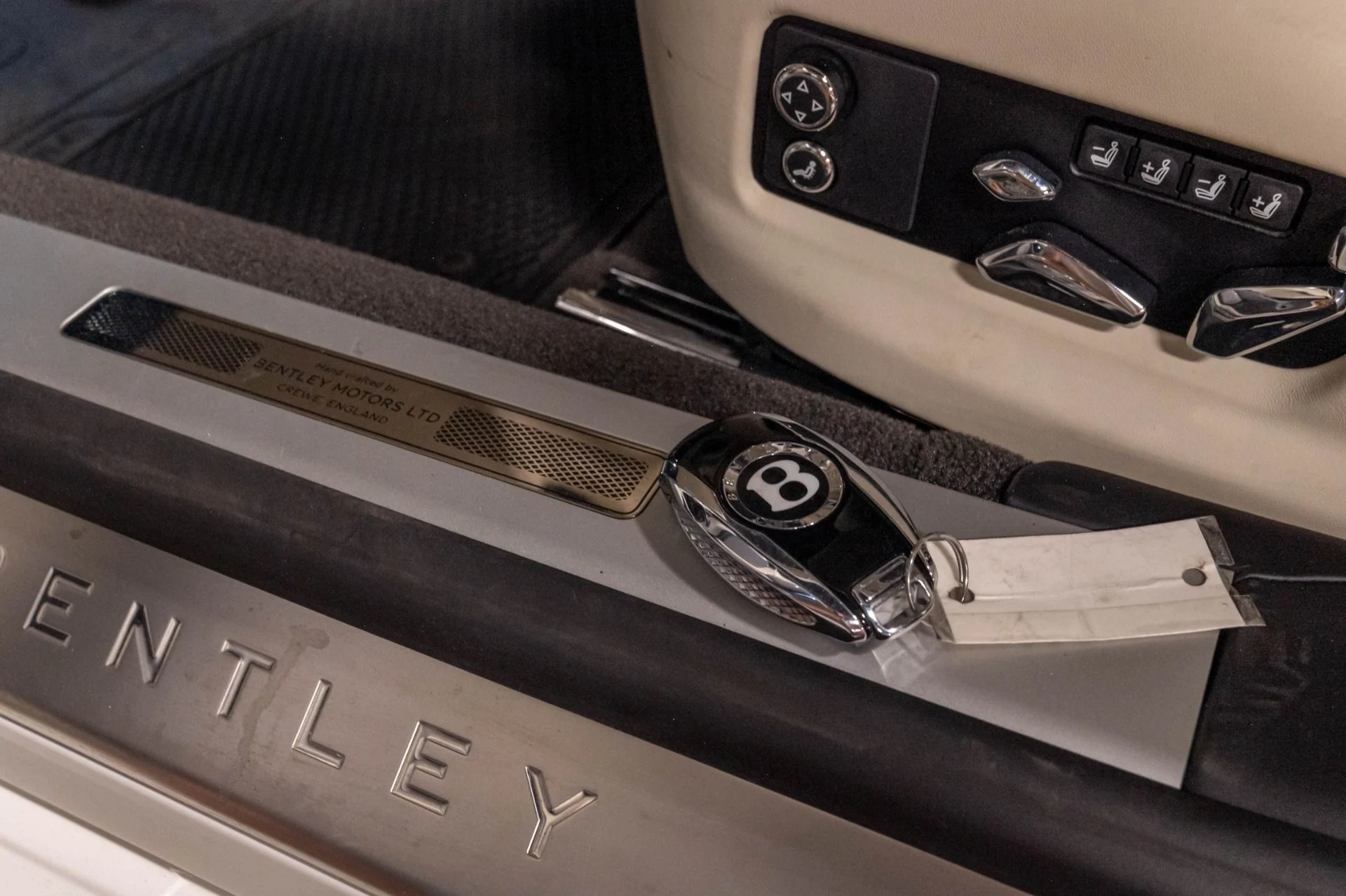 mph013_3071013468_Used_2021_Bentley_Flying_Spur_W12_1785773976_5ee84a2a2b