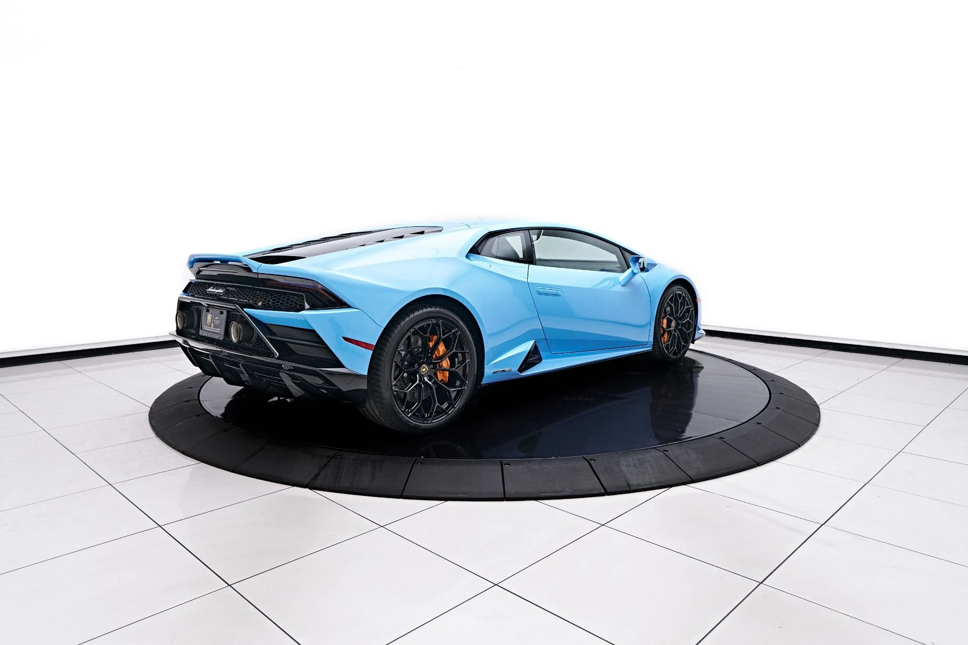 mph013_3074479328_Used_2022_Lamborghini_Huracan_EVO_Base_1755812444_29371bf643