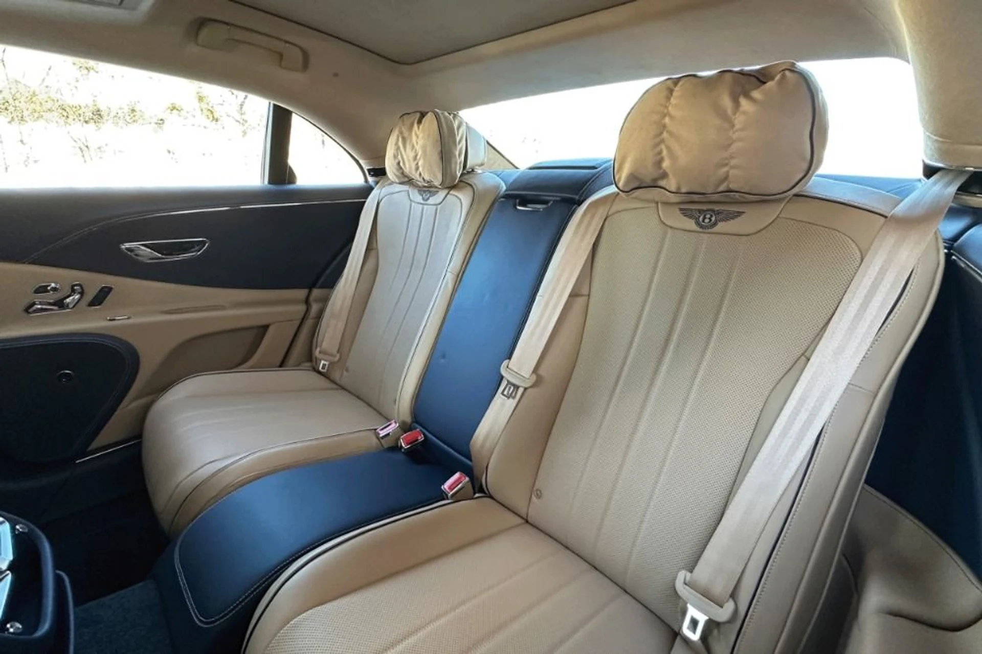 mph013_3074754196_New_2026_Bentley_Flying_Spur_1770289044_4ce116f218