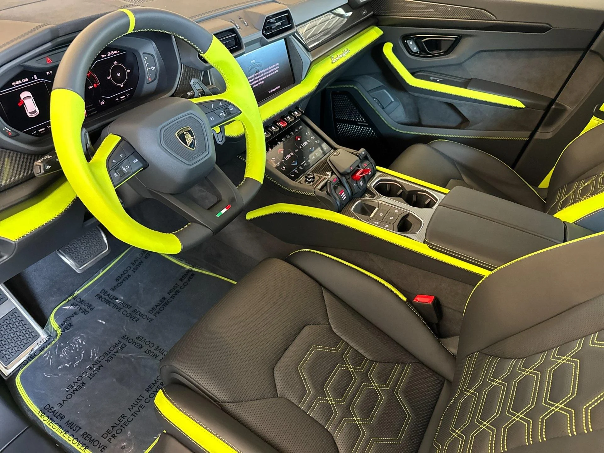 mph013_3075282205_New_2025_Lamborghini_Urus_SE_1755094447_a30f229b20