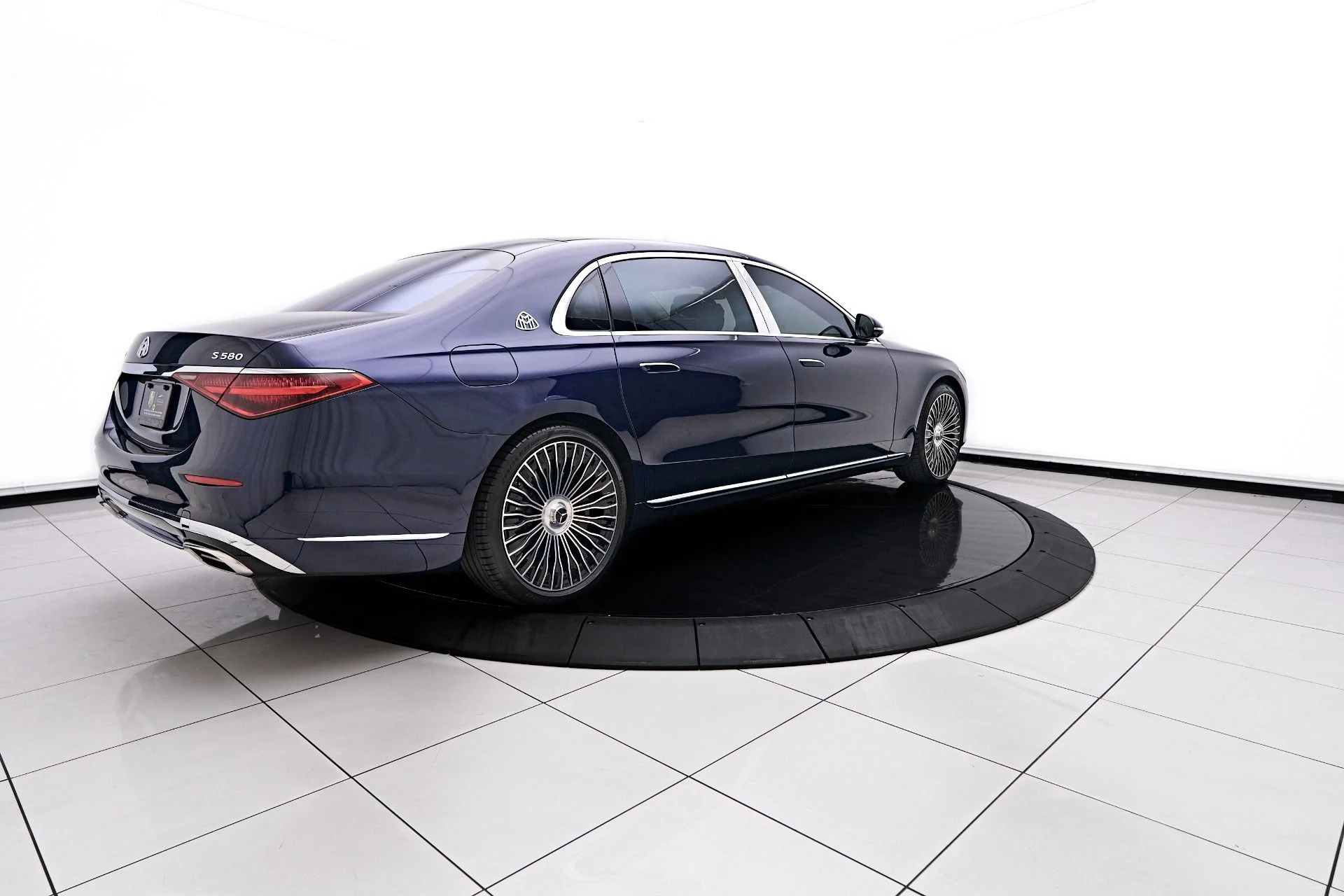 mph013_3079849299_Used_2023_Mercedes_Benz_S_Class_Maybach_S_580_1755633550_5ce7004fa1