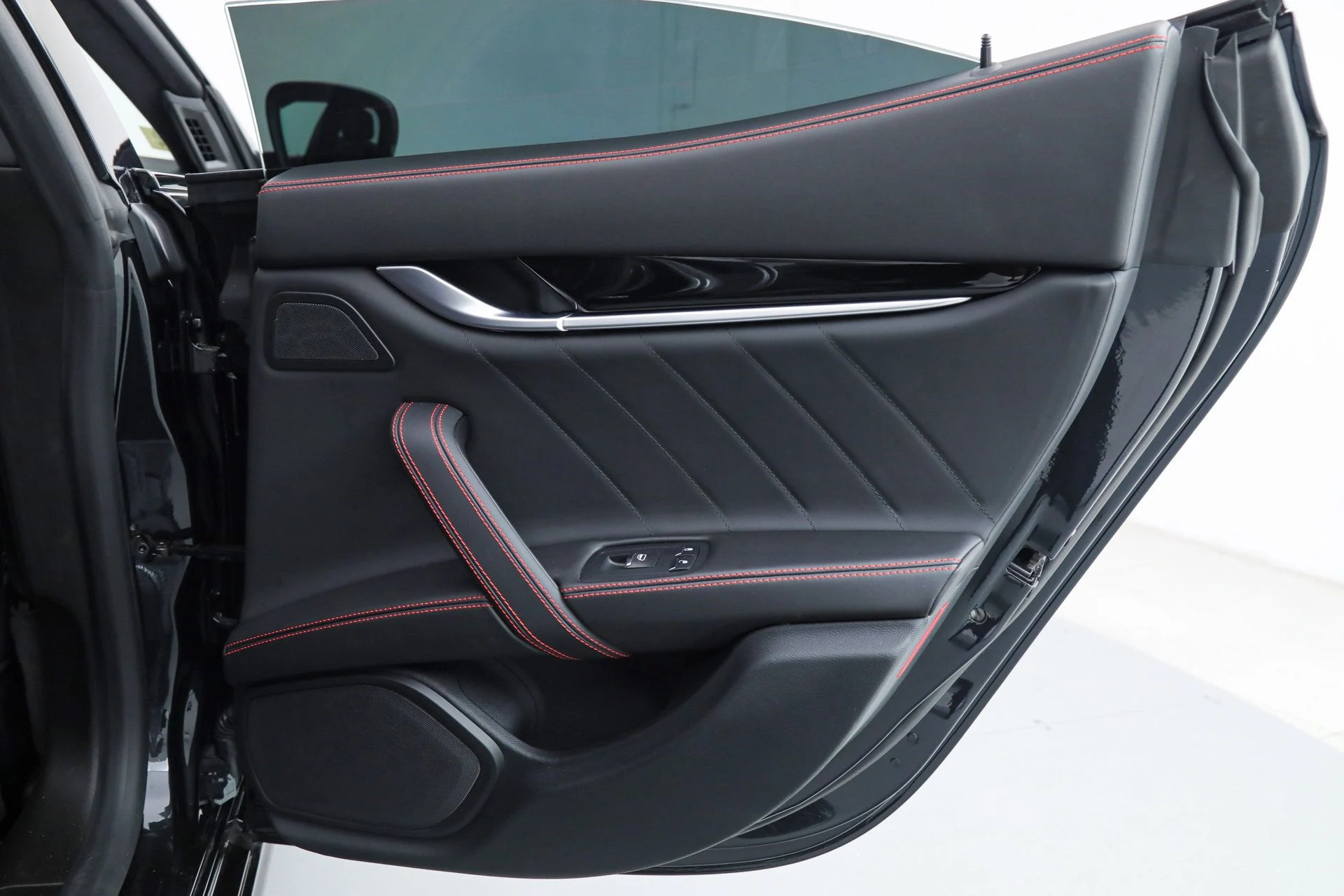 mph013_3084792509_bbae70df72caa004db3fe7c38b5379d3_865bed636b