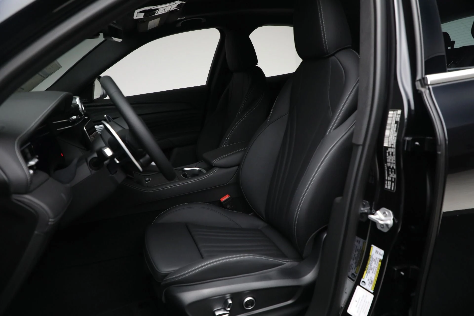 mph013_3089262255_New_2025_Maserati_Grecale_b65dc51173