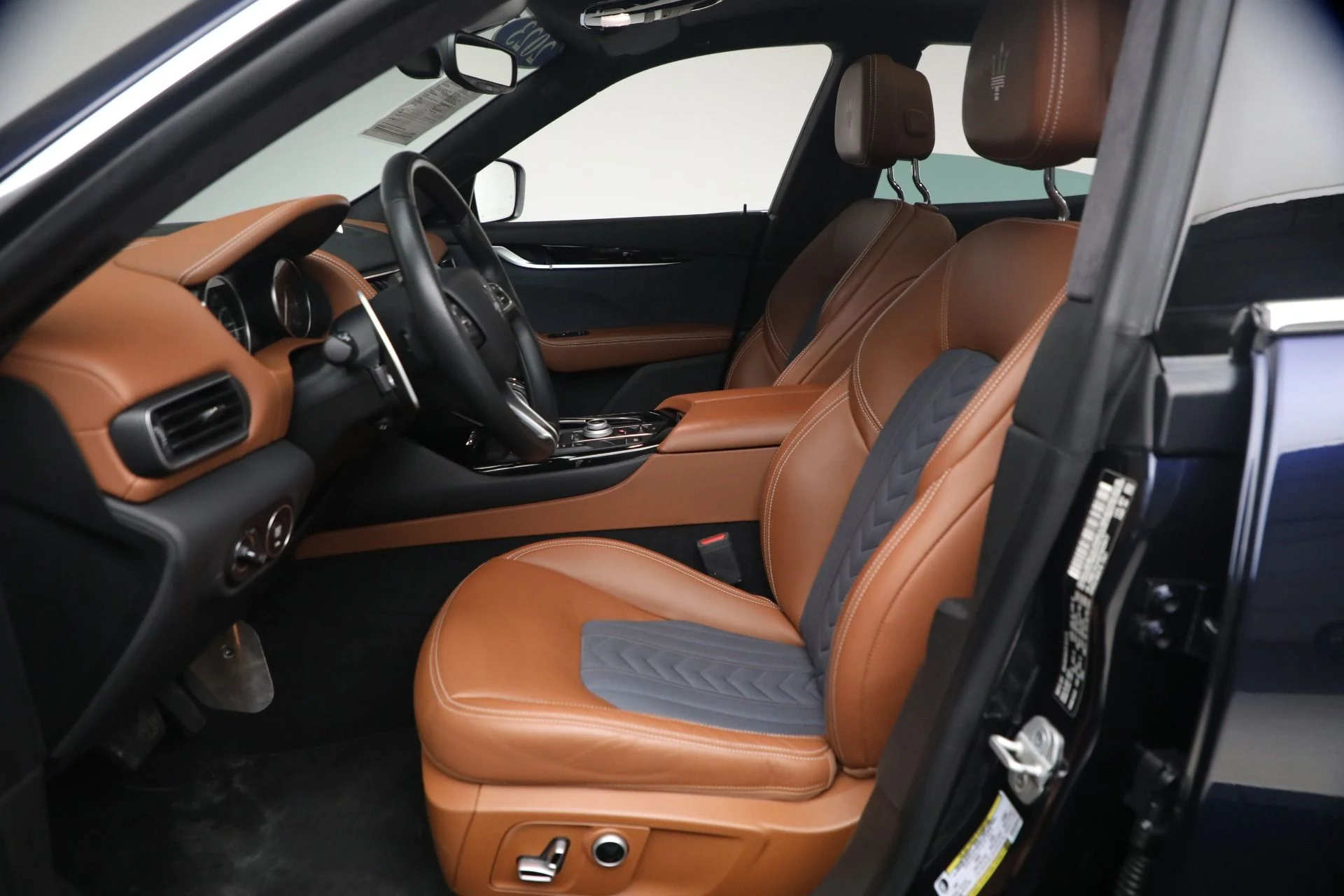 mph013_3092773476_Used_2023_Maserati_Levante_GT_1772816044_32dbe06ea5