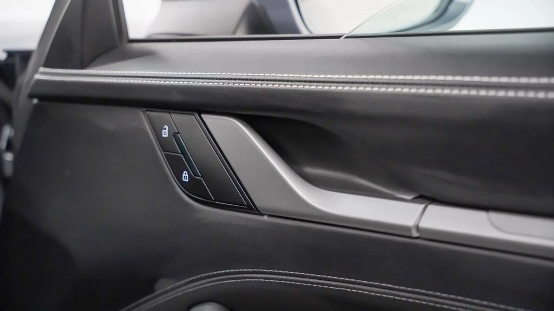 mph013_3105571267_d07bdcb902433bd2c9b7f95828f7394cx_718d9b4bbb