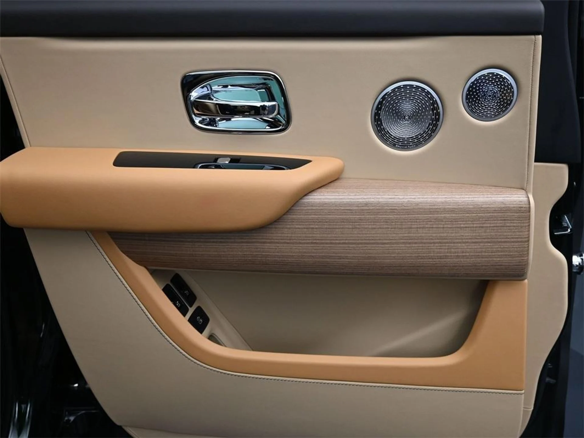 mph013_310559785_Z_Jfhb8ifc_QC_Pj_Qn8pfo5_IN_6ss_Q_0a6449bb6f