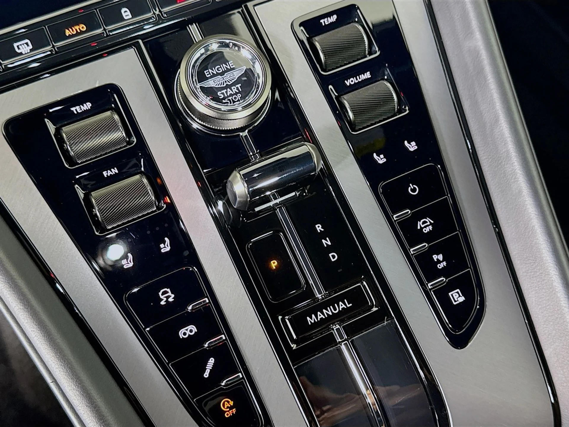 mph013_3106131237_70f516150b0cd9b50af849a306c51eb8x_5366530668