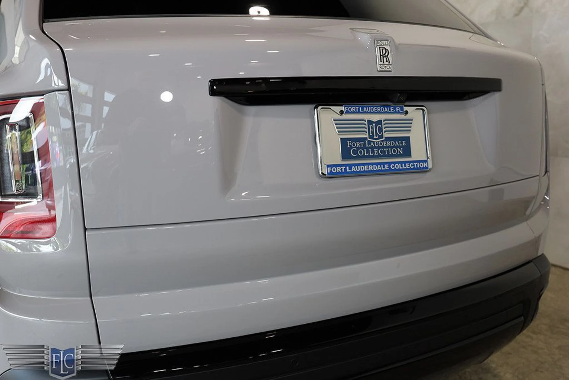 mph013_3106699450_used_2024_rolls_royce_cullinan_blackbadgesportutility_9689_22957854_14_1024_b8a9bba522