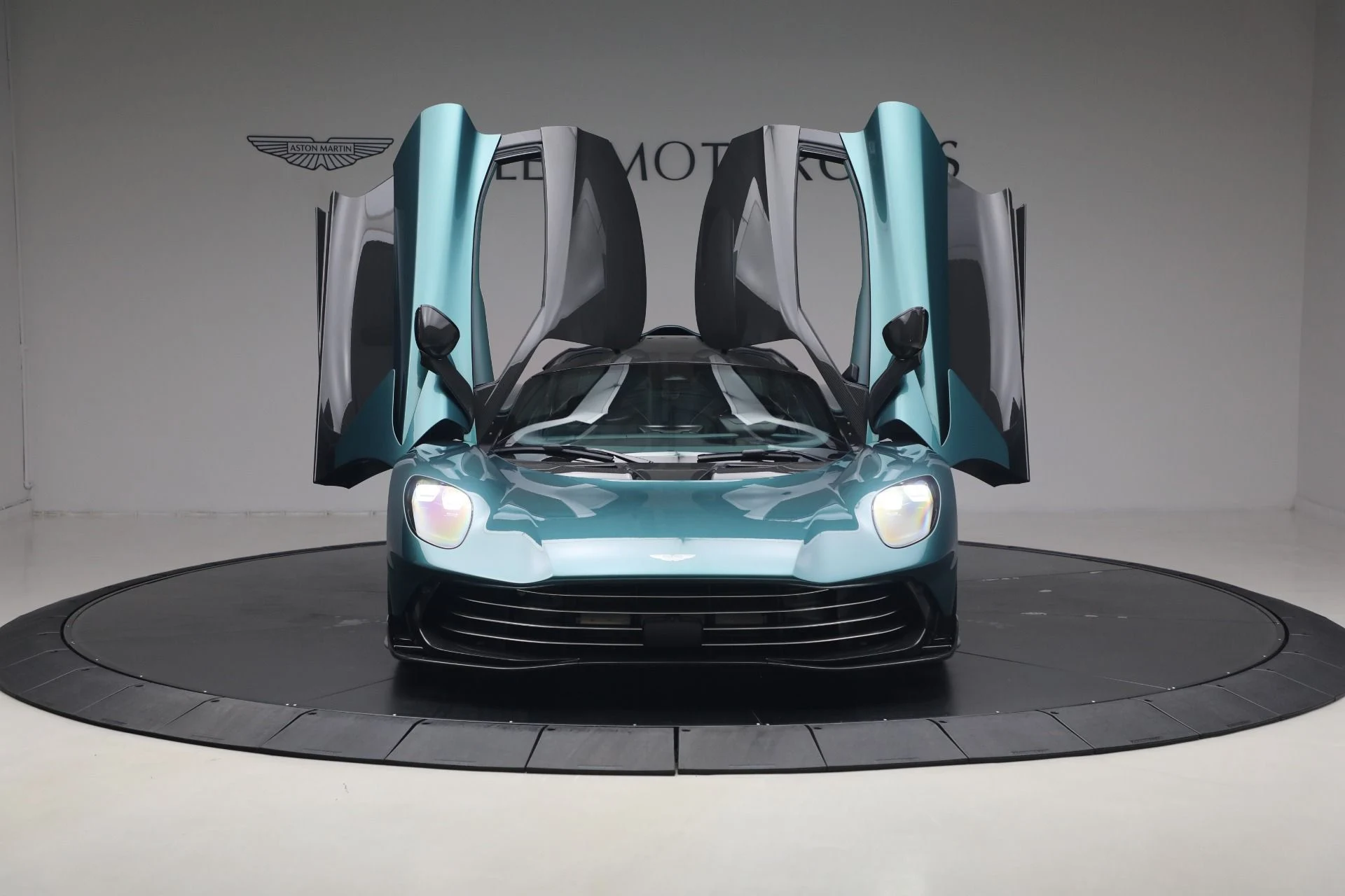 mph013_3106715211_New_2026_Aston_Martin_Valhalla_1779312477_b8dce23cd0