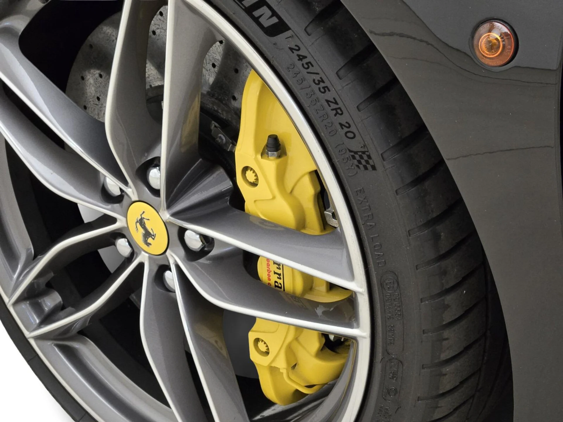 mph013_3113046593_Used_2017_Ferrari_488_GTB_1755757644_6c05135d7a