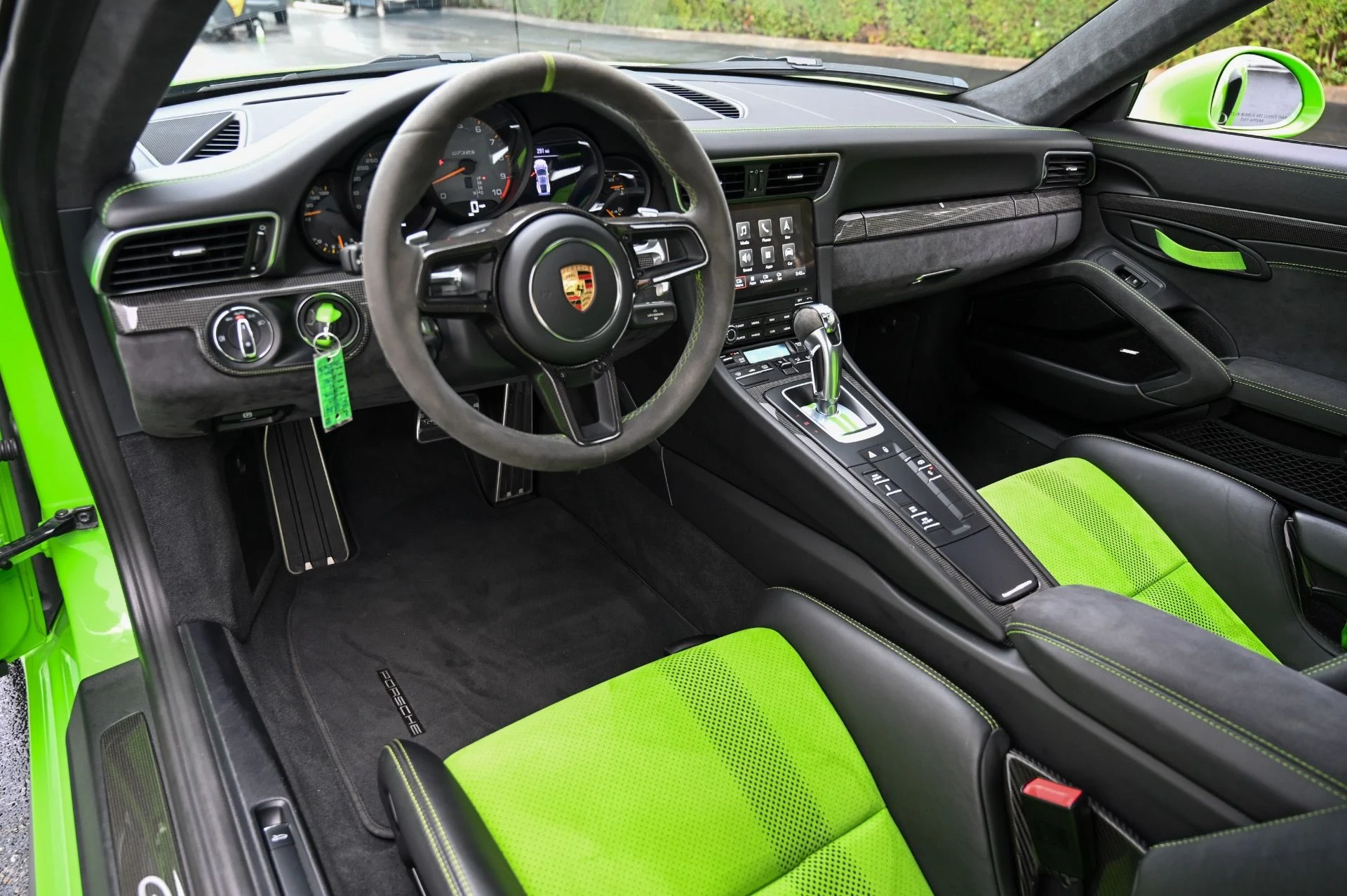 mph013_3137087958_Used_2019_Porsche_911_GT_3_RS_1778272615_e49761af1a