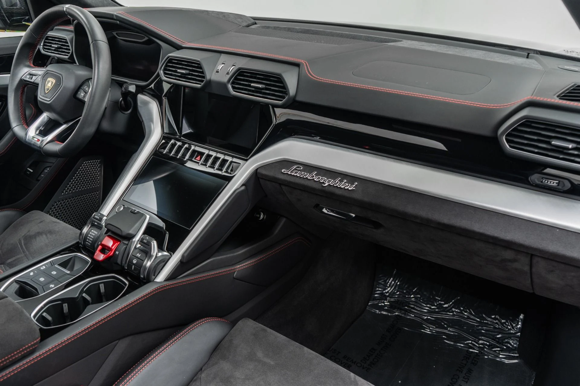 mph013_3140589379_Used_2021_Lamborghini_Urus_Q_Citura_Interior_Bang_and_Olufsen_Audio_1778530173_f357cbc298