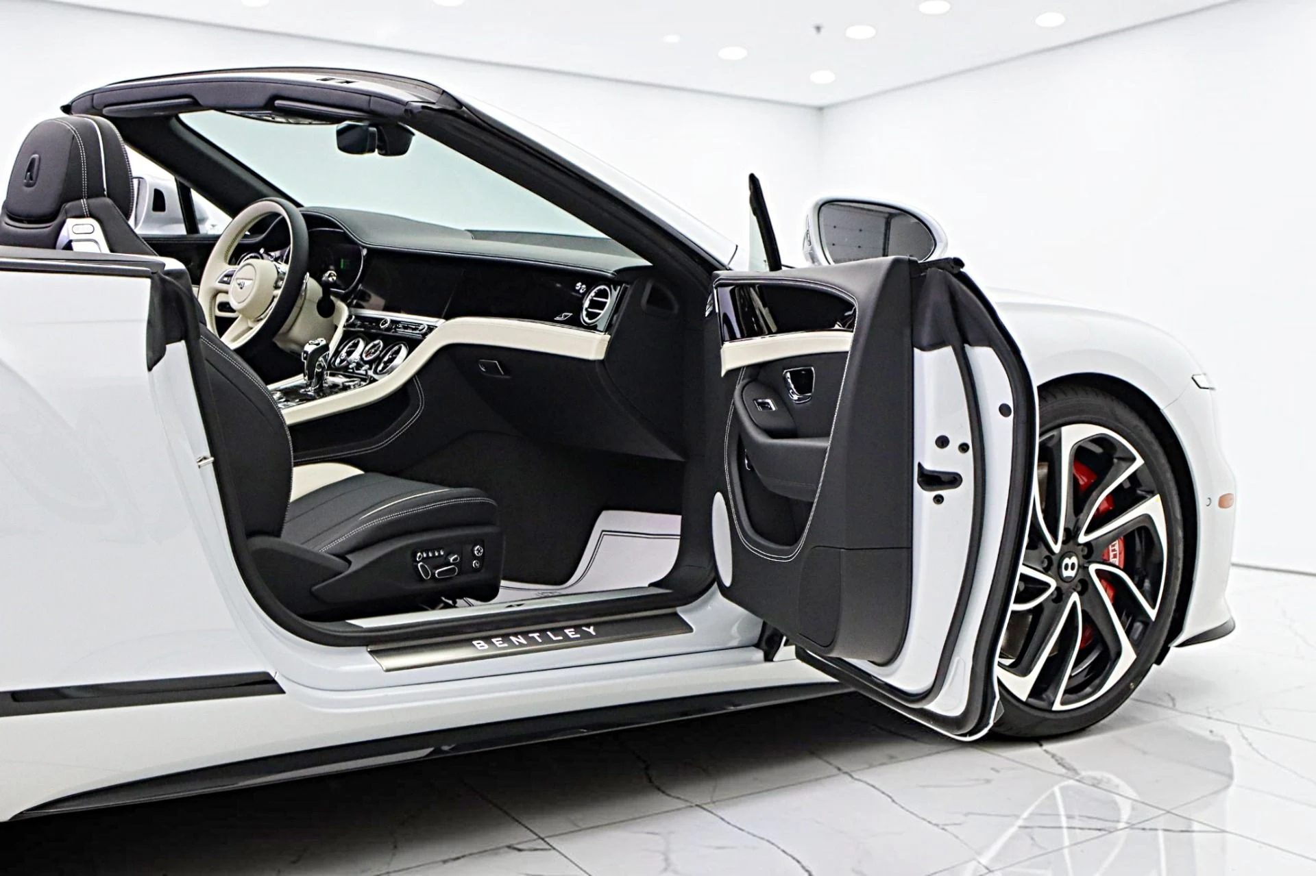 mph013_3148016775_New_2026_Bentley_Continental_GTC_S_d07f1ad0ea