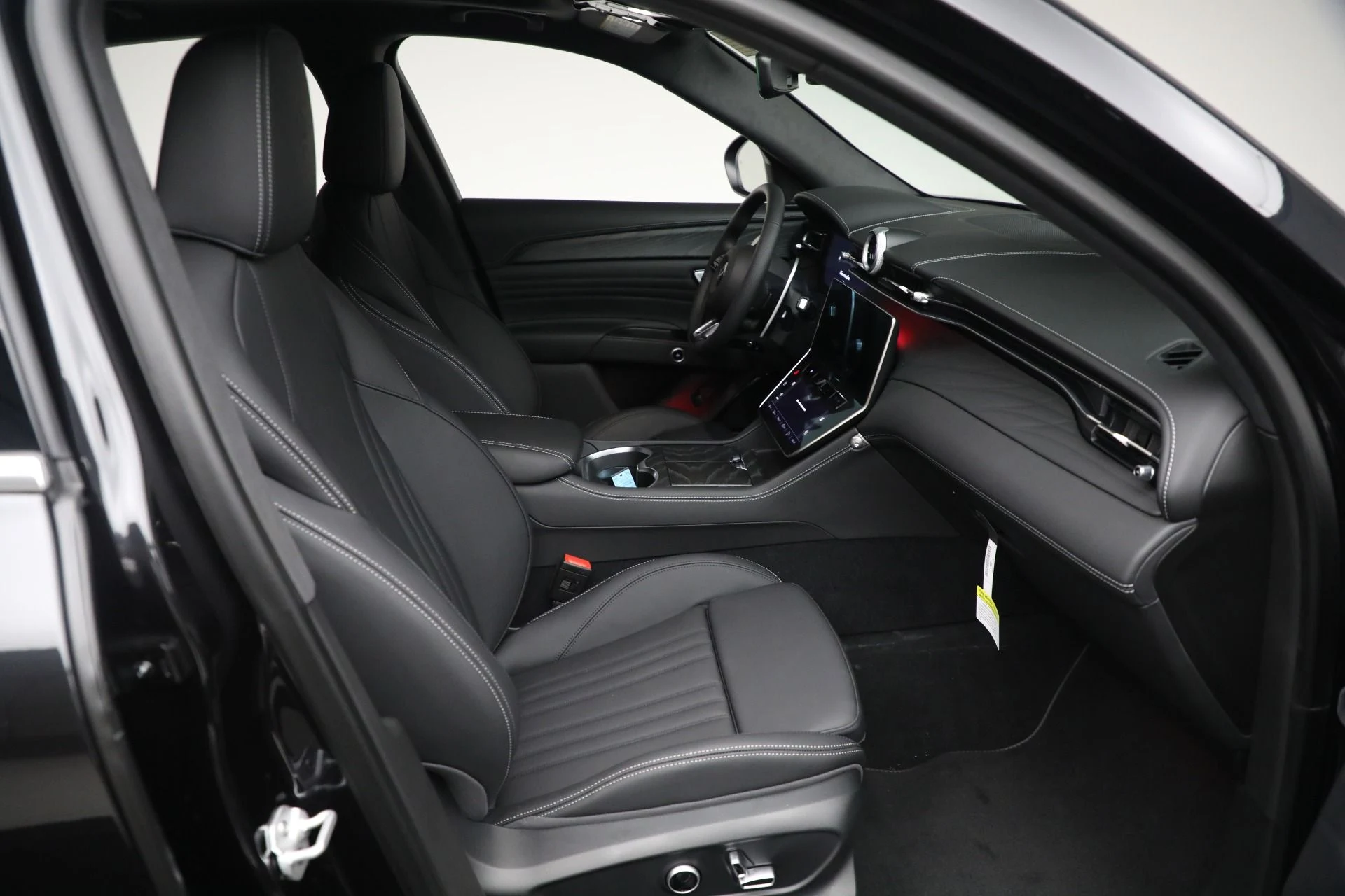 mph013_3150560171_New_2025_Maserati_Grecale_23d61bbdd2