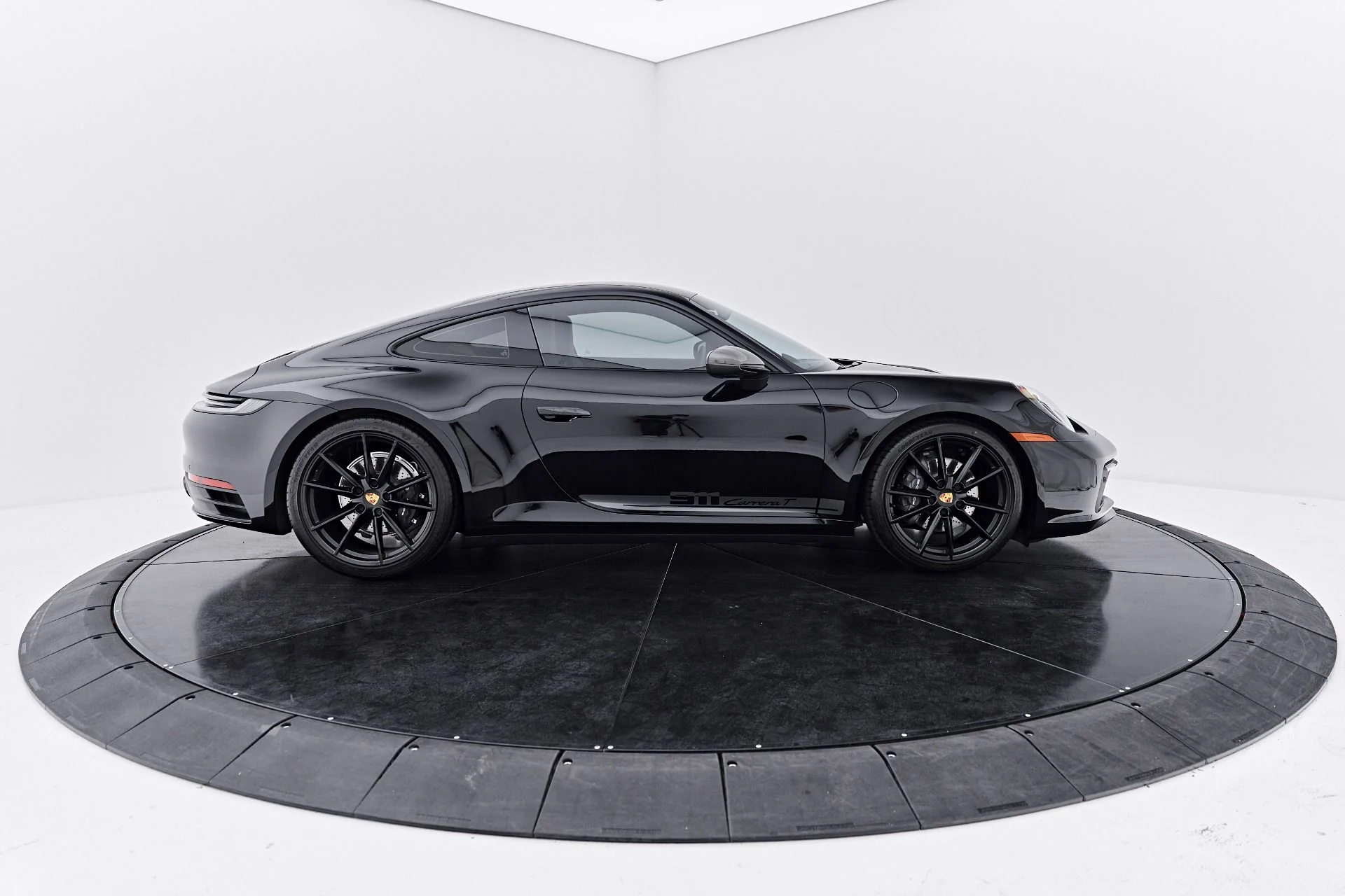 mph013_3150663013_Used_2024_Porsche_911_Carrera_T_1790639716_5246d3eb90