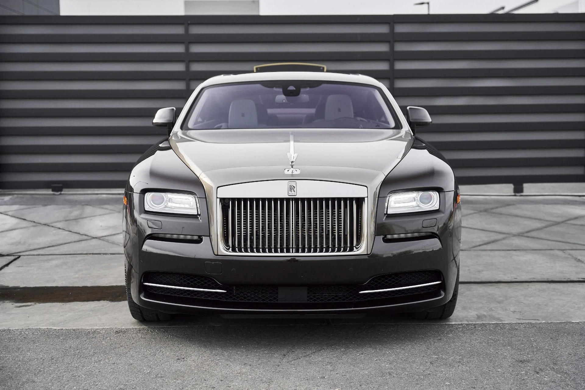 mph013_315378324_Used_2014_Rolls_Royce_Wraith_Base_1767150946_b477a432b4