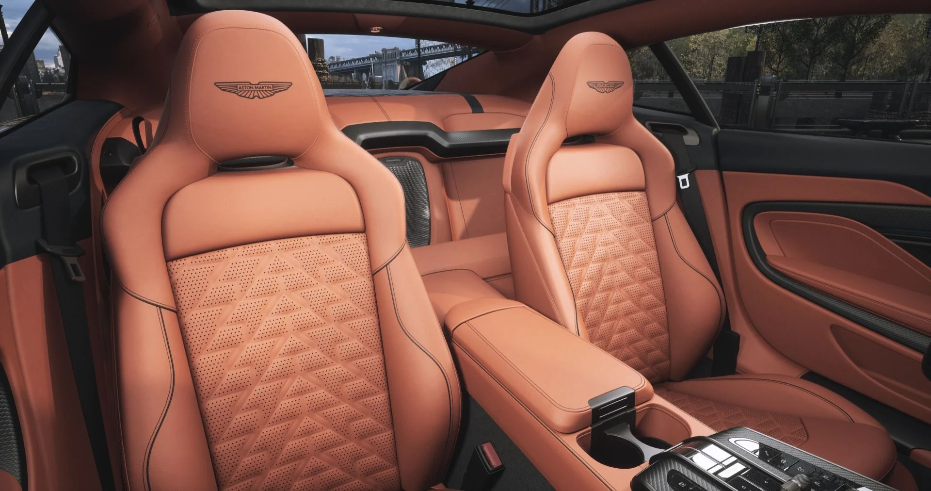 mph013_3157600080_New_2025_Aston_Martin_Vanquish_d100664a55