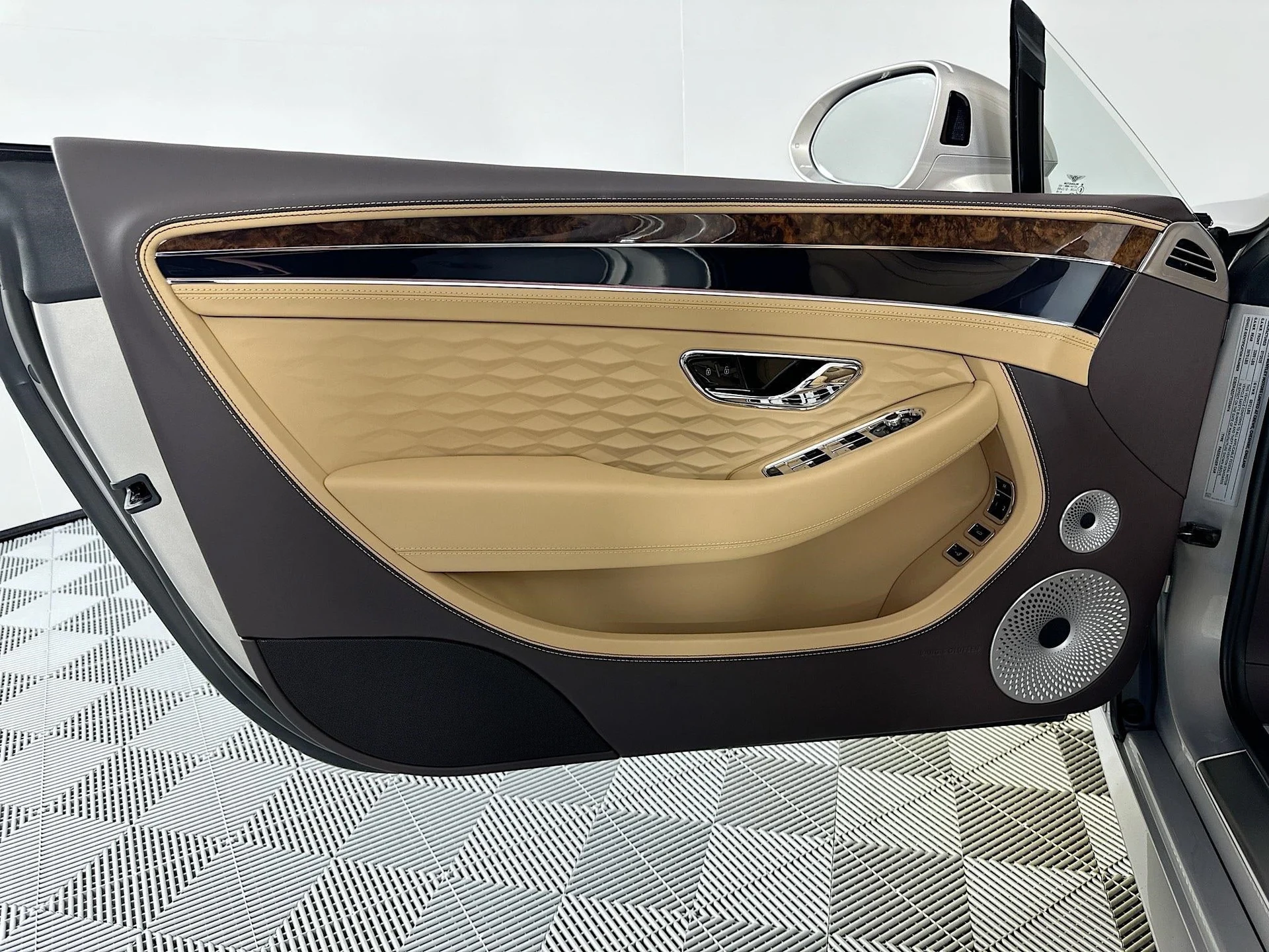 mph013_3161202547_14_481600d001