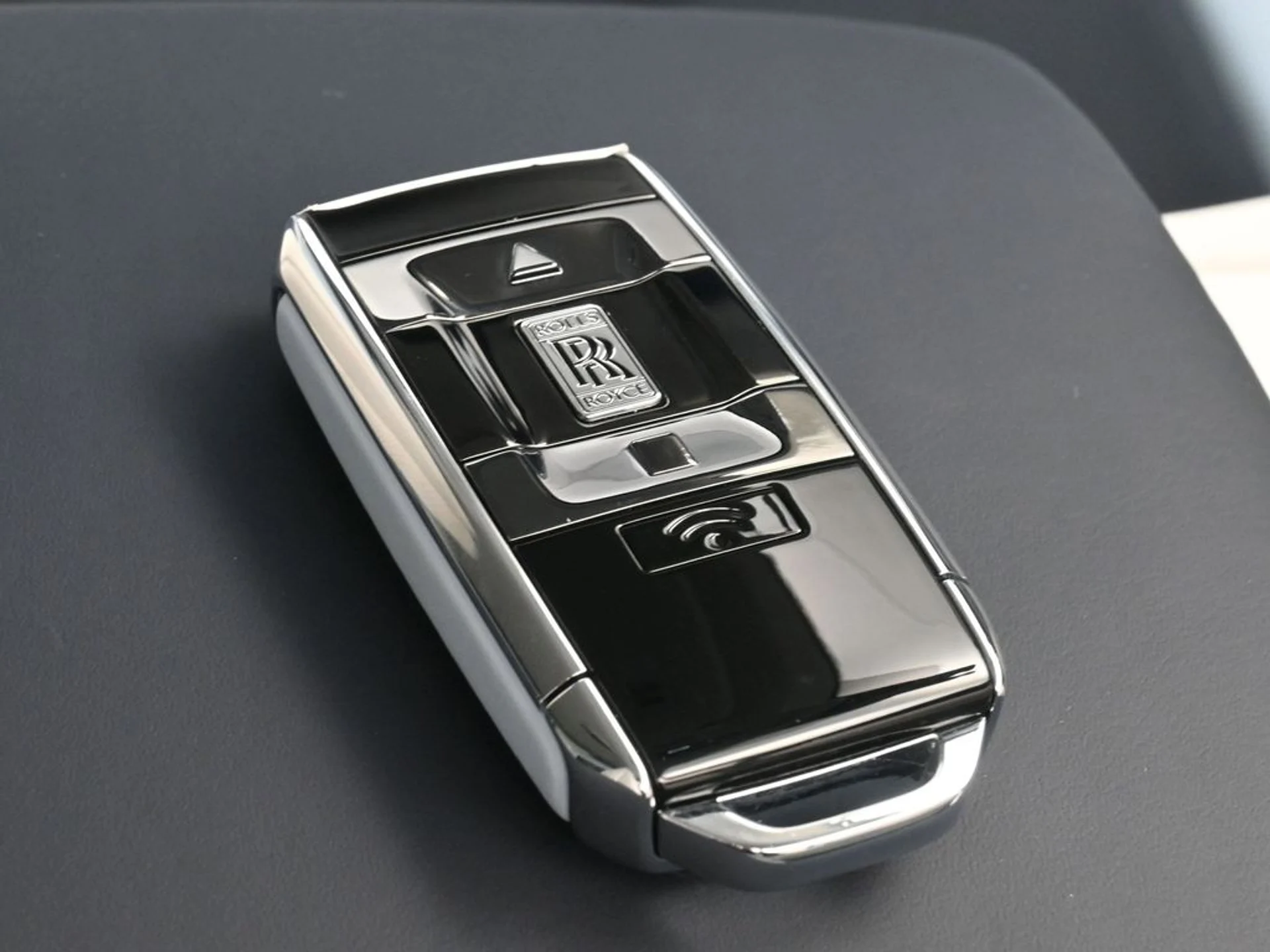 mph013_3166459688_f1e067cfc164b7afcf907a085d9e7a90x_8d3e7674c6