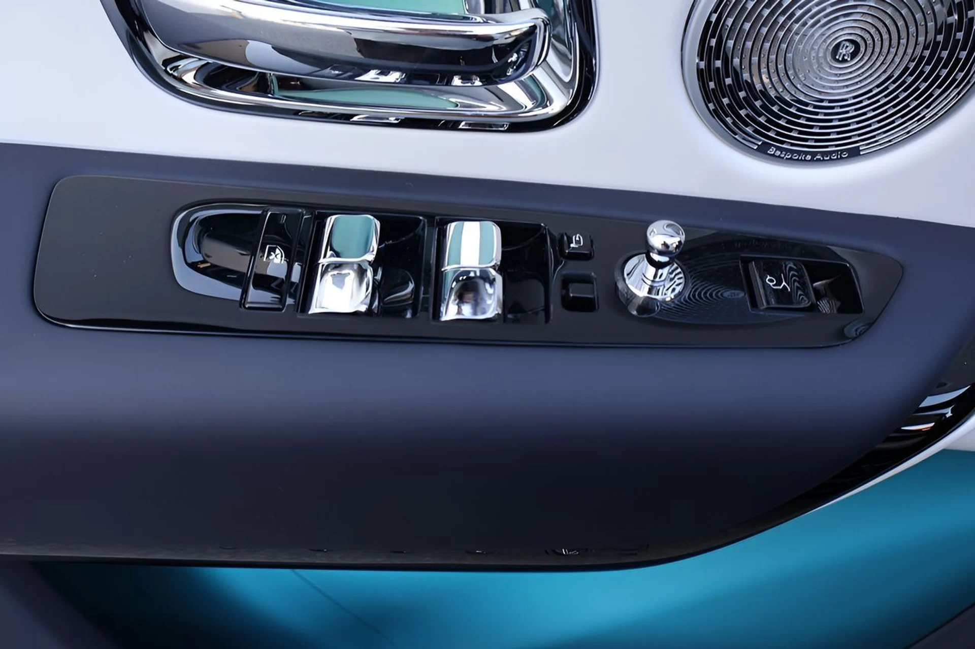 mph013_3168560100_14_a8449bb503