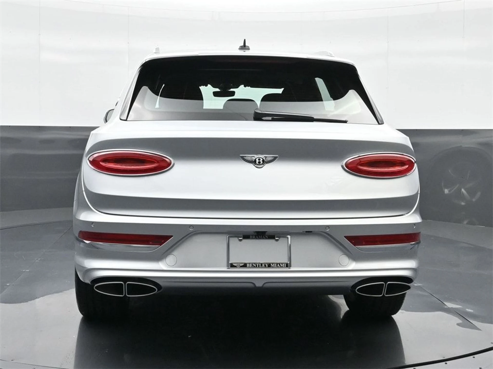 mph013_3170114831_ee3111dda39171144254aa47072e6258x_dd1ecd8585